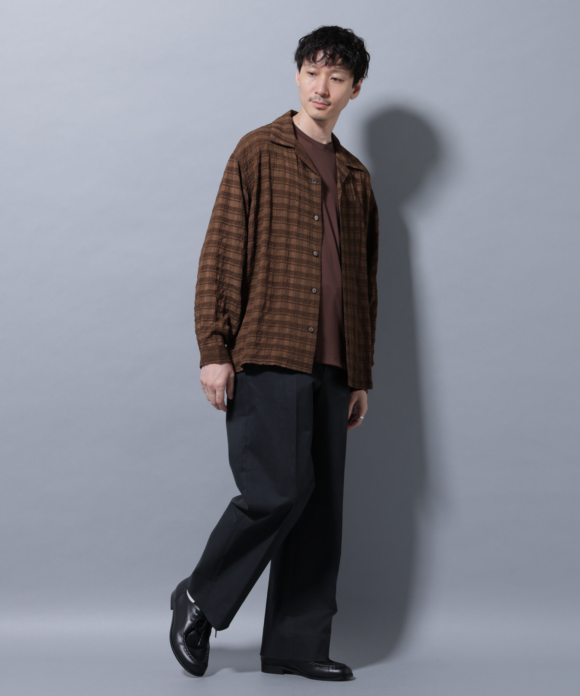 nano･universe「ピーチサテン ストレートフィット トラウザーズ」|チノ|