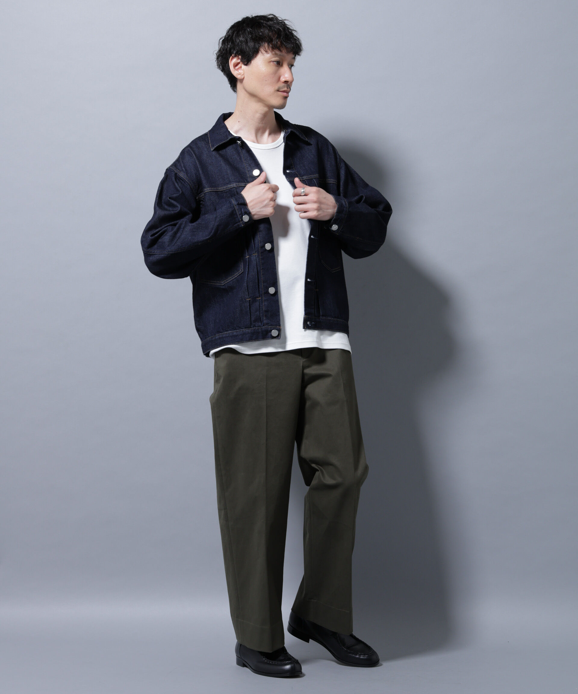 nano･universe「ピーチサテン ストレートフィット トラウザーズ」|チノ|