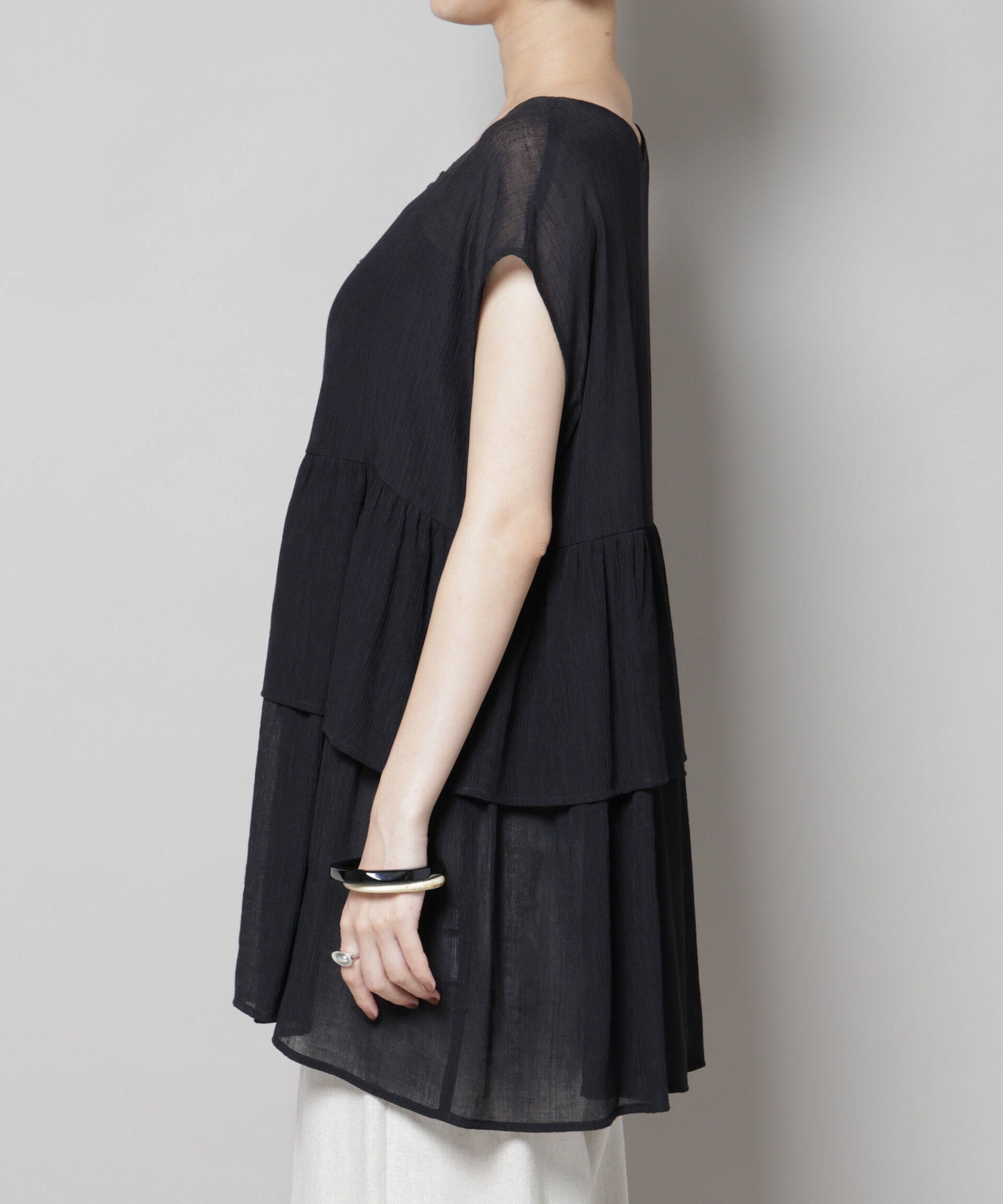 nano･universe「前後2wayシアー楊柳ノースリーブティアードブラウス」|シャツ・ブラウス|