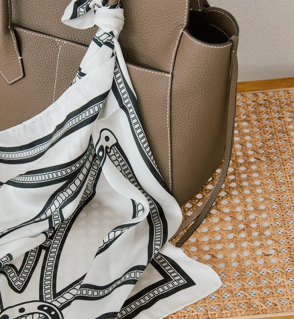  「【スタイリングのアクセントに】チェーン柄スカーフ」|バンダナ・スカーフ|