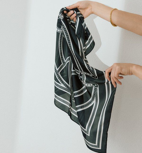  「【スタイリングのアクセントに】チェーン柄スカーフ」|バンダナ・スカーフ|ブラック