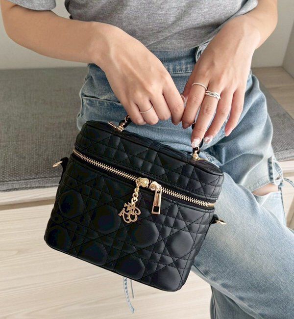  「チャーム付きキルティングバニティバッグ」|ショルダー・メッセンジャー|