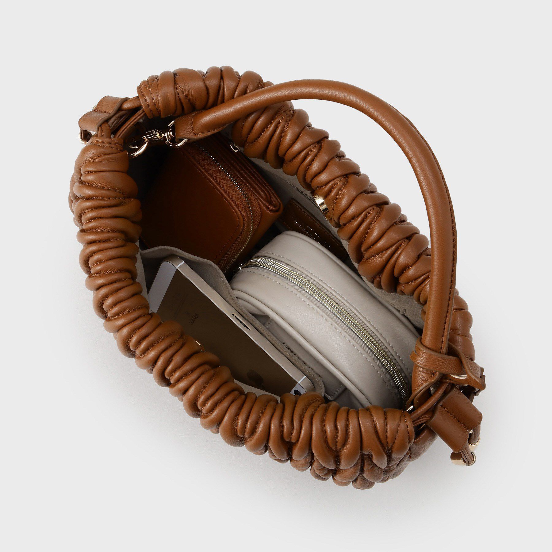 UNTITLED「【セレモニーにも！】ソフトギャザーショルダー」|ショルダー・メッセンジャー|