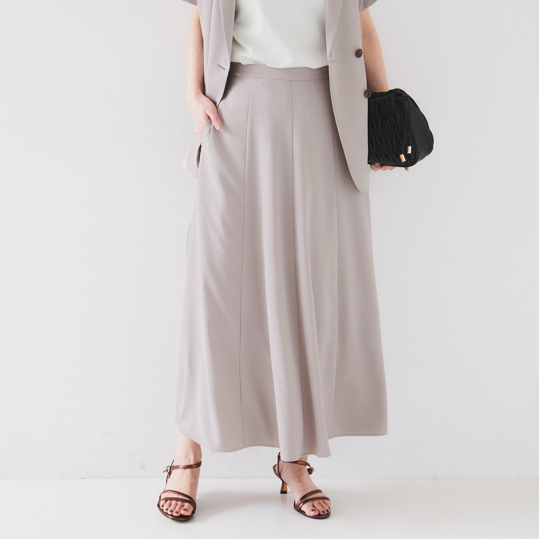 UNTITLED「【セットアップ可/接触冷感/イージーケア】リラクミスト フレアスカート」|スカート|