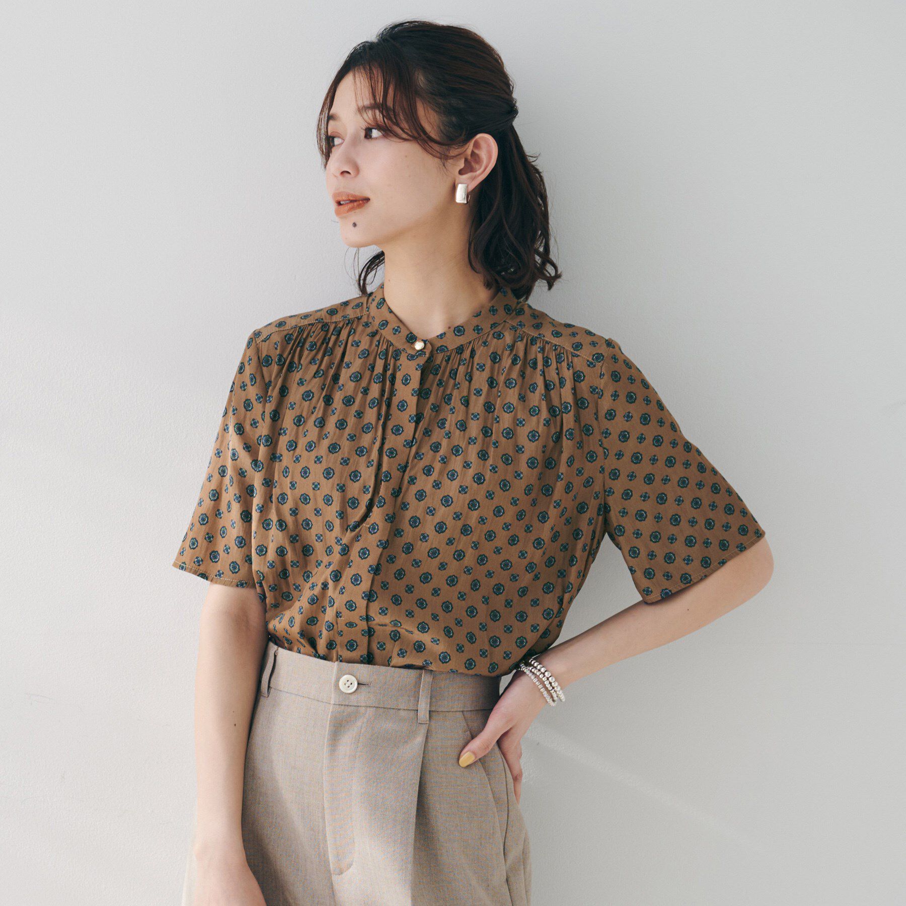 UNTITLED「【セットアップ可能/オンオフ】小紋柄ブラウス」|シャツ・ブラウス|