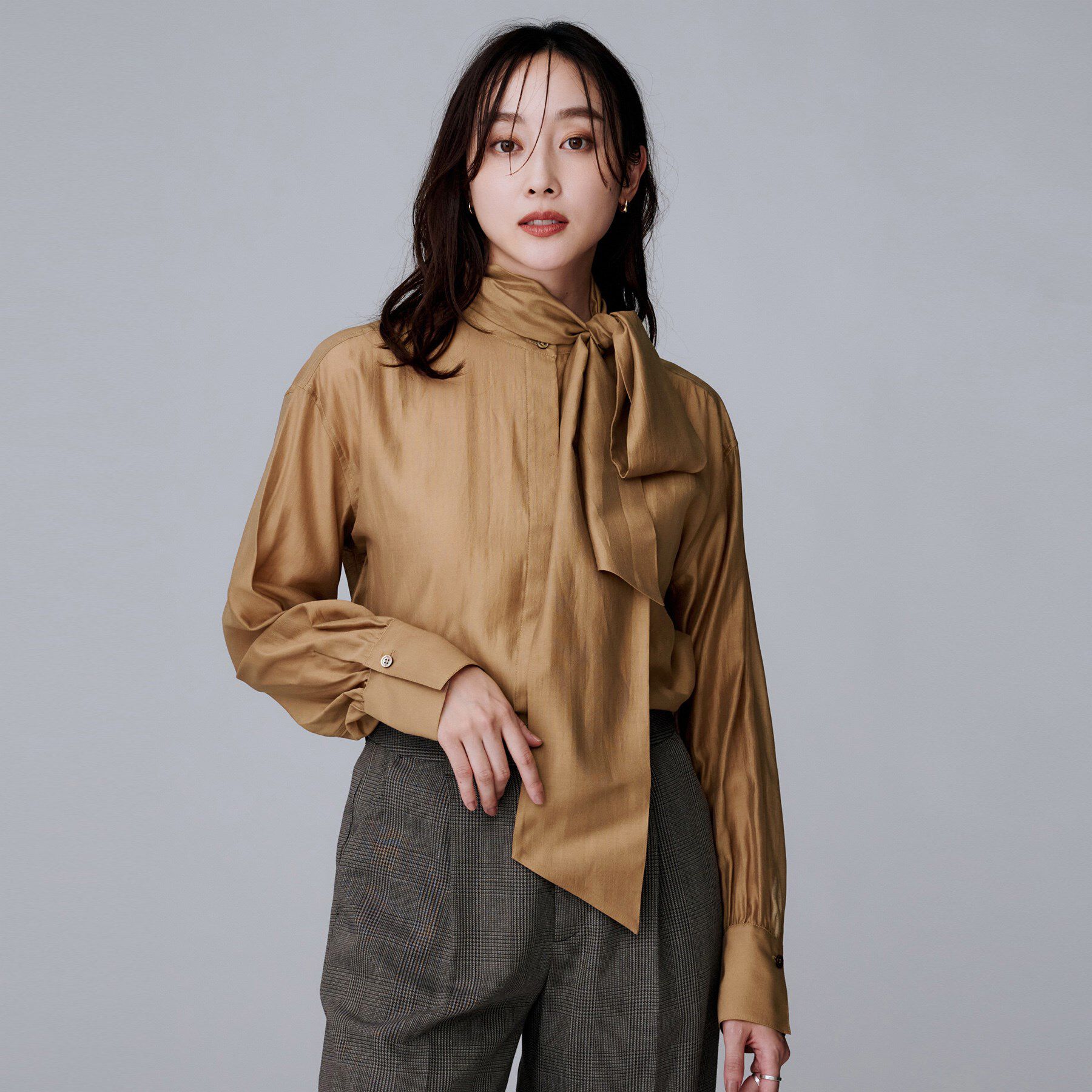 UNTITLED「【ボウタイリボン/バンドカラー/レイヤード】2WAYシアーブラウス」|シャツ・ブラウス|