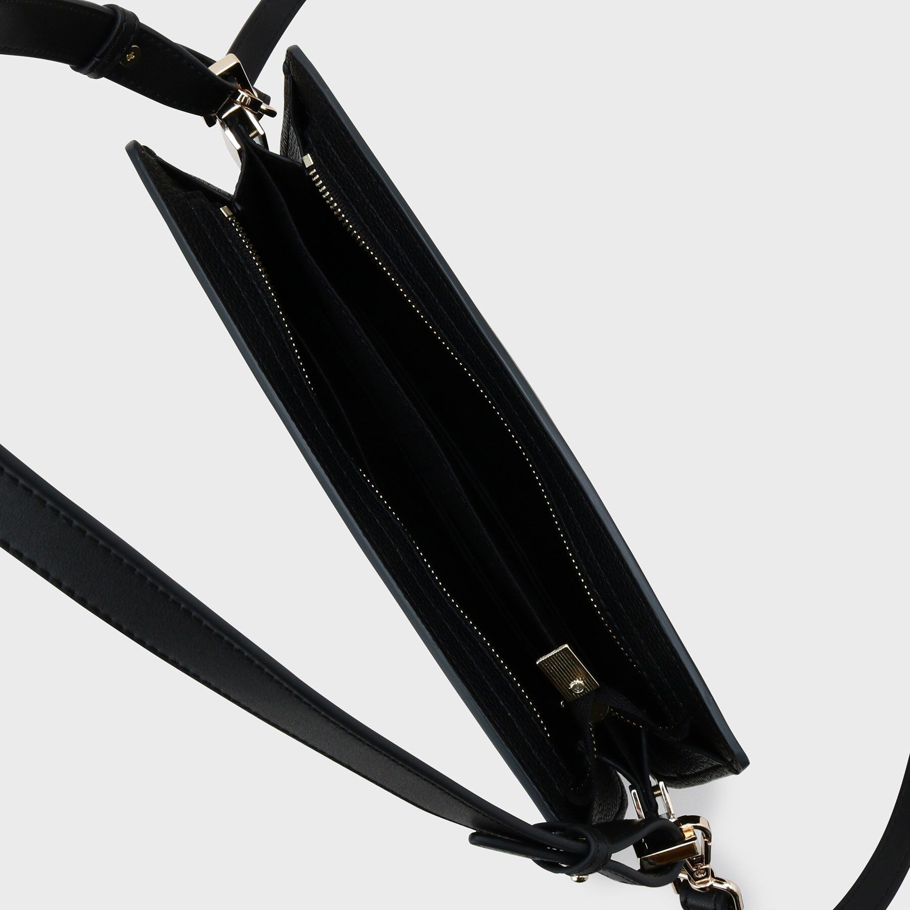 UNTITLED「スプリットレザーフラットショルダー」|ショルダー・メッセンジャー|