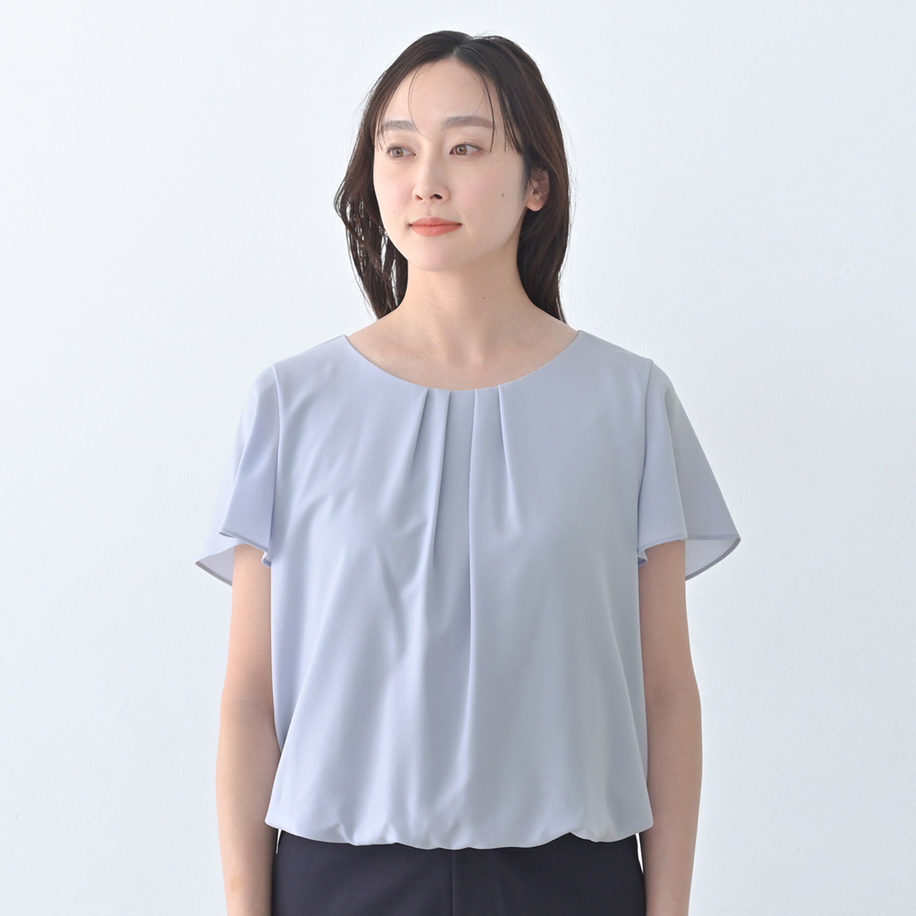 UNTITLED「【透けにくい/スーツインナー】パウダリータックブラウス」|シャツ・ブラウス|