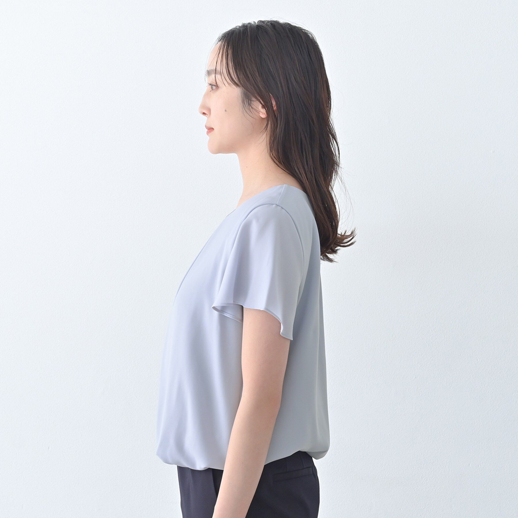 UNTITLED「【透けにくい/スーツインナー】パウダリータックブラウス」|シャツ・ブラウス|