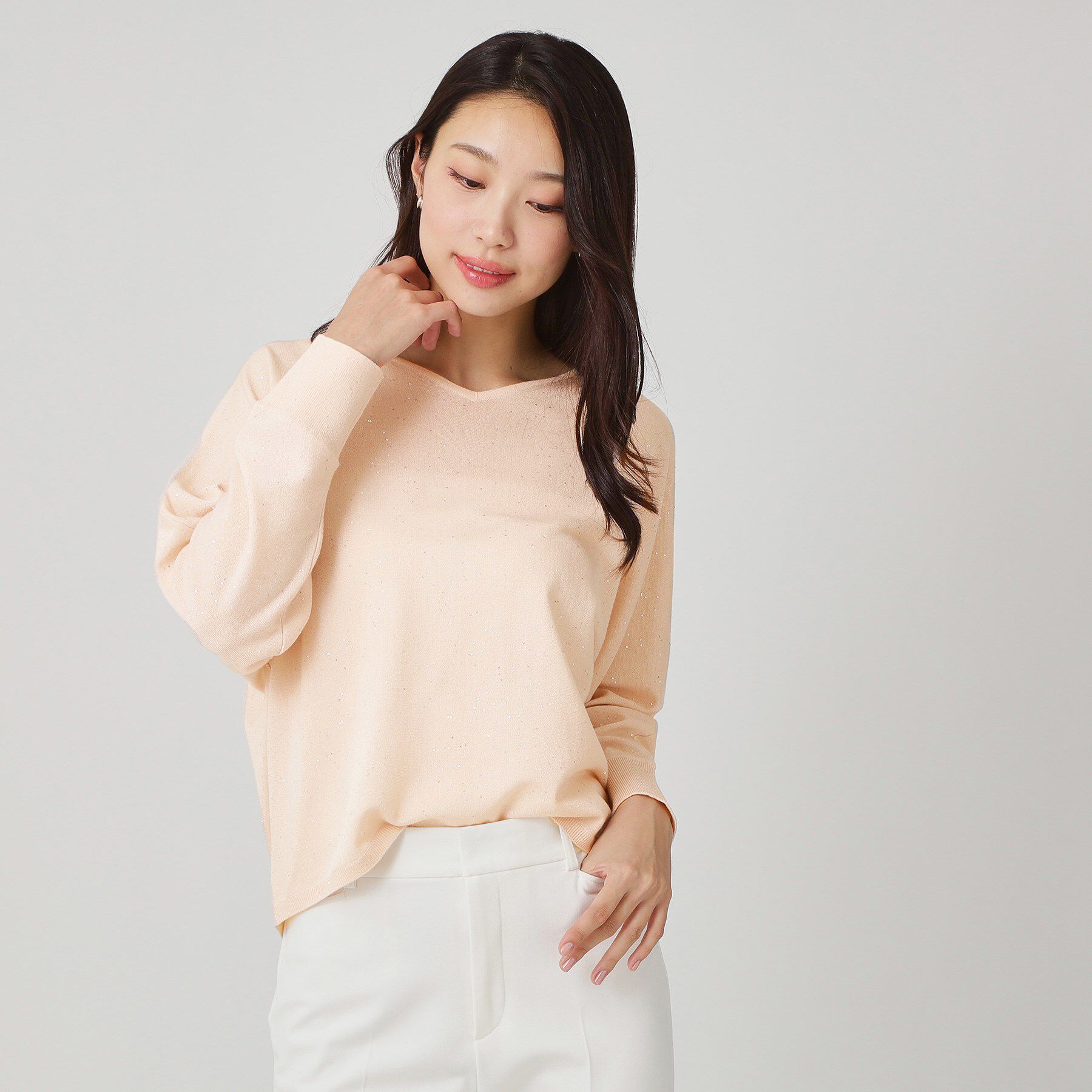 COUP DE CHANCE「【手洗い可】スパンコール入りニットトップス」|ニット・セーター|グレージュ(050)