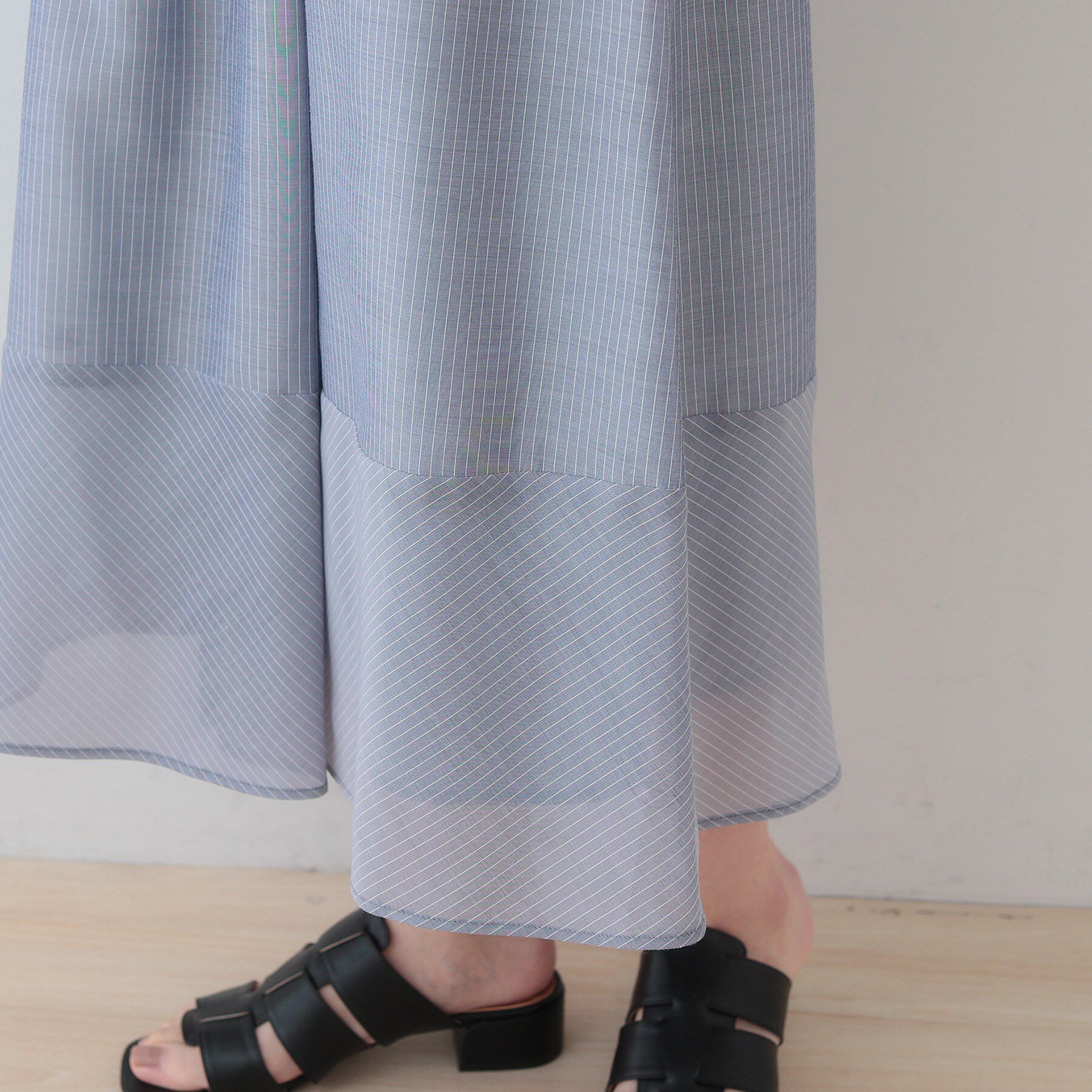 INDIVI「新色登場！【洗える／エアリー素材】巻き風ロングスカート」|スカート|