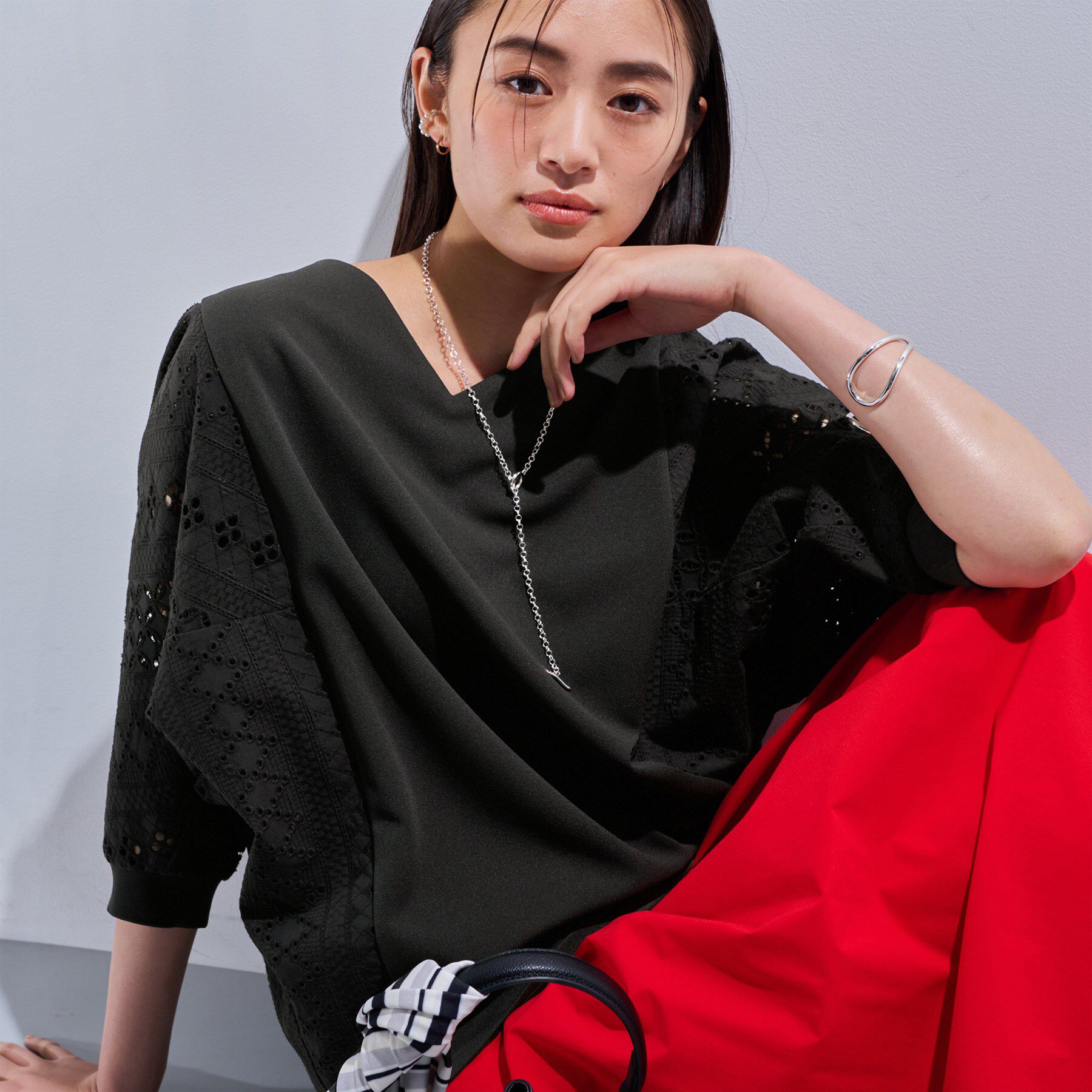 INDIVI「【洗える／体型カバー】レースコンビトップス」|Tシャツ・カットソー|チャコールグレー(0