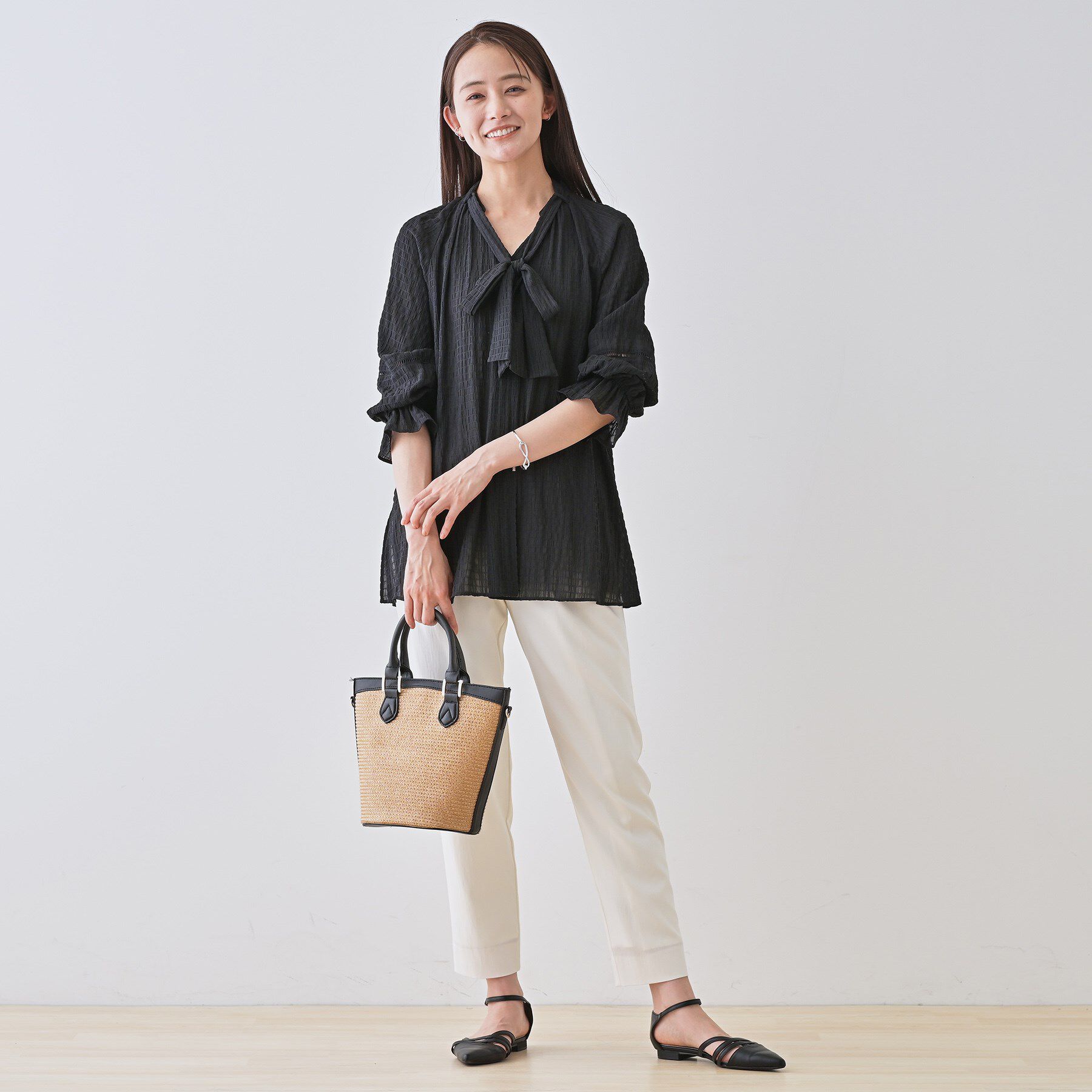 INDIVI「【洗える／シャーリング素材】ボリューム袖エアリーブラウス」|シャツ・ブラウス|