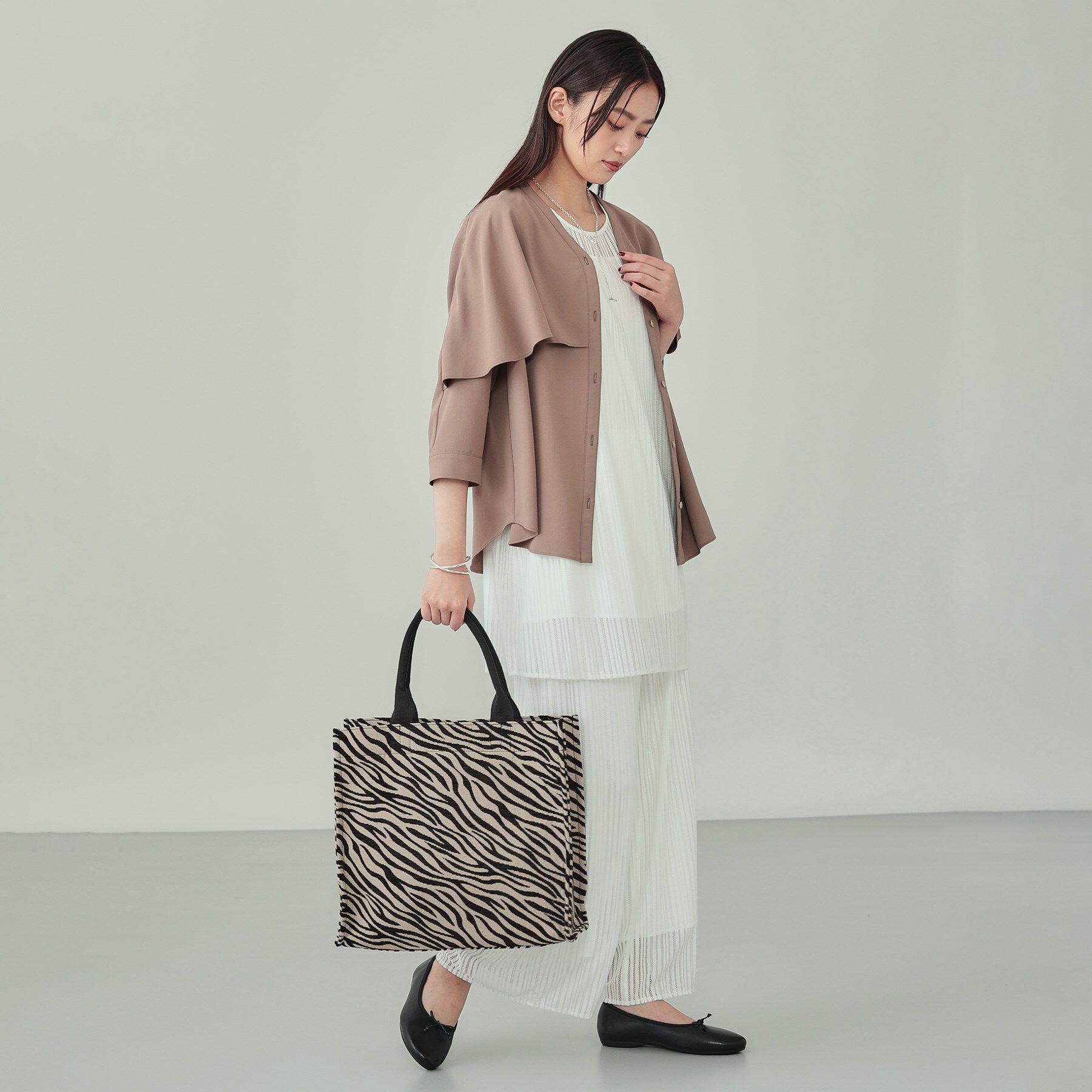 INDIVI「【選べる柄バリエ】スクエアトートバッグ」|トートバッグ|