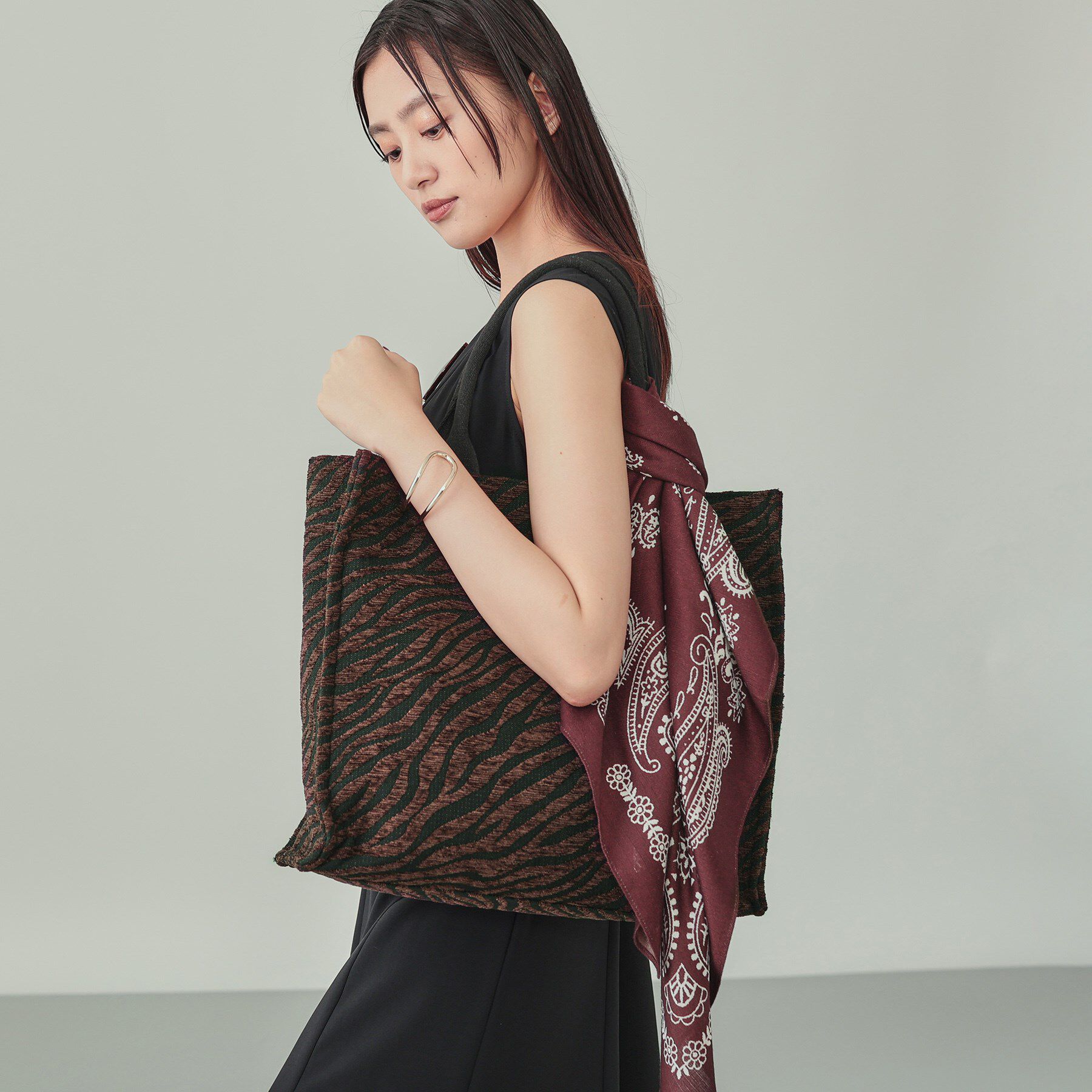 INDIVI「【選べる柄バリエ】スクエアトートバッグ」|トートバッグ|ブラウン(443)