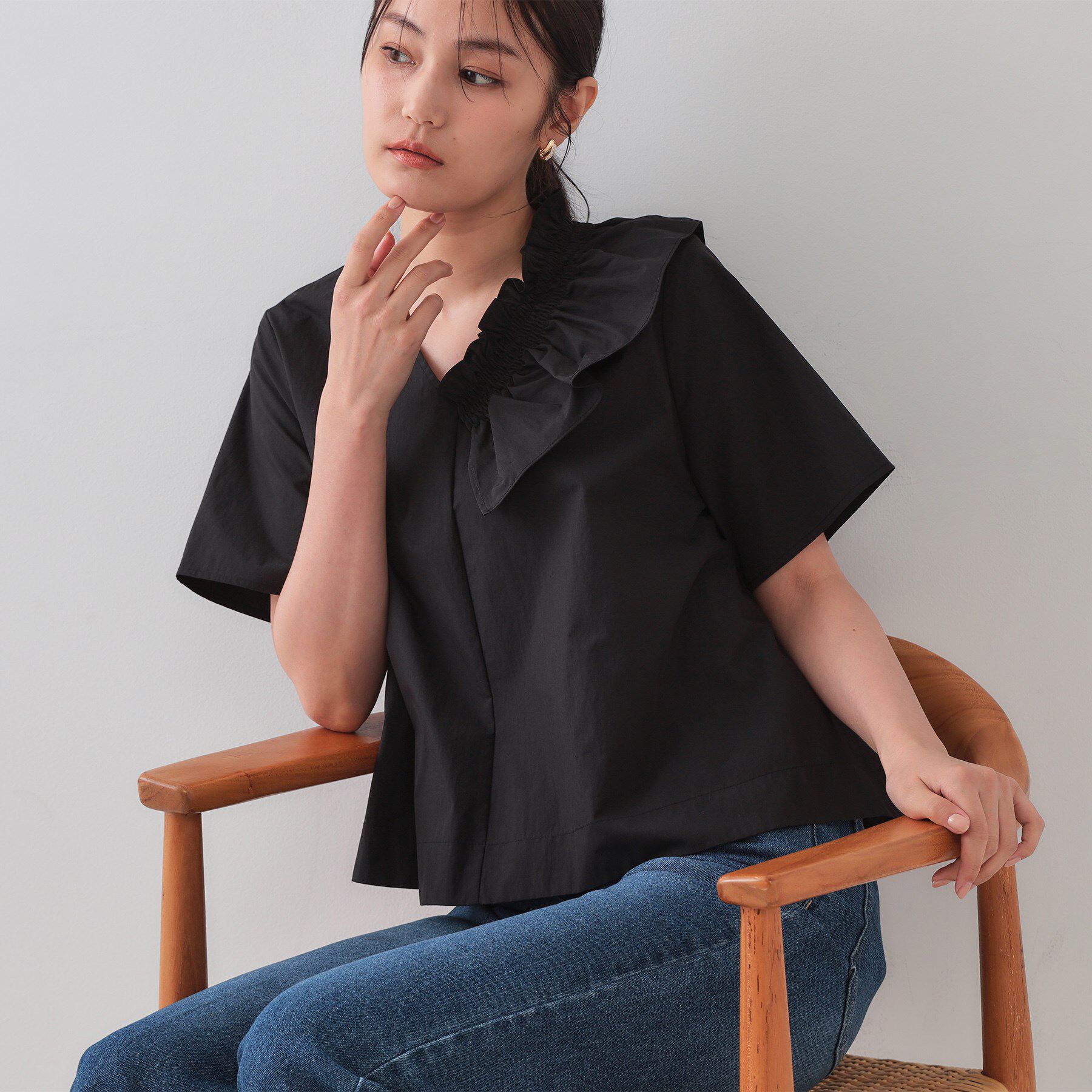 OPAQUE.CLIP「アシンメトリーフリルブラウス【洗濯機洗い可】」|シャツ・ブラウス|ブラック(019)