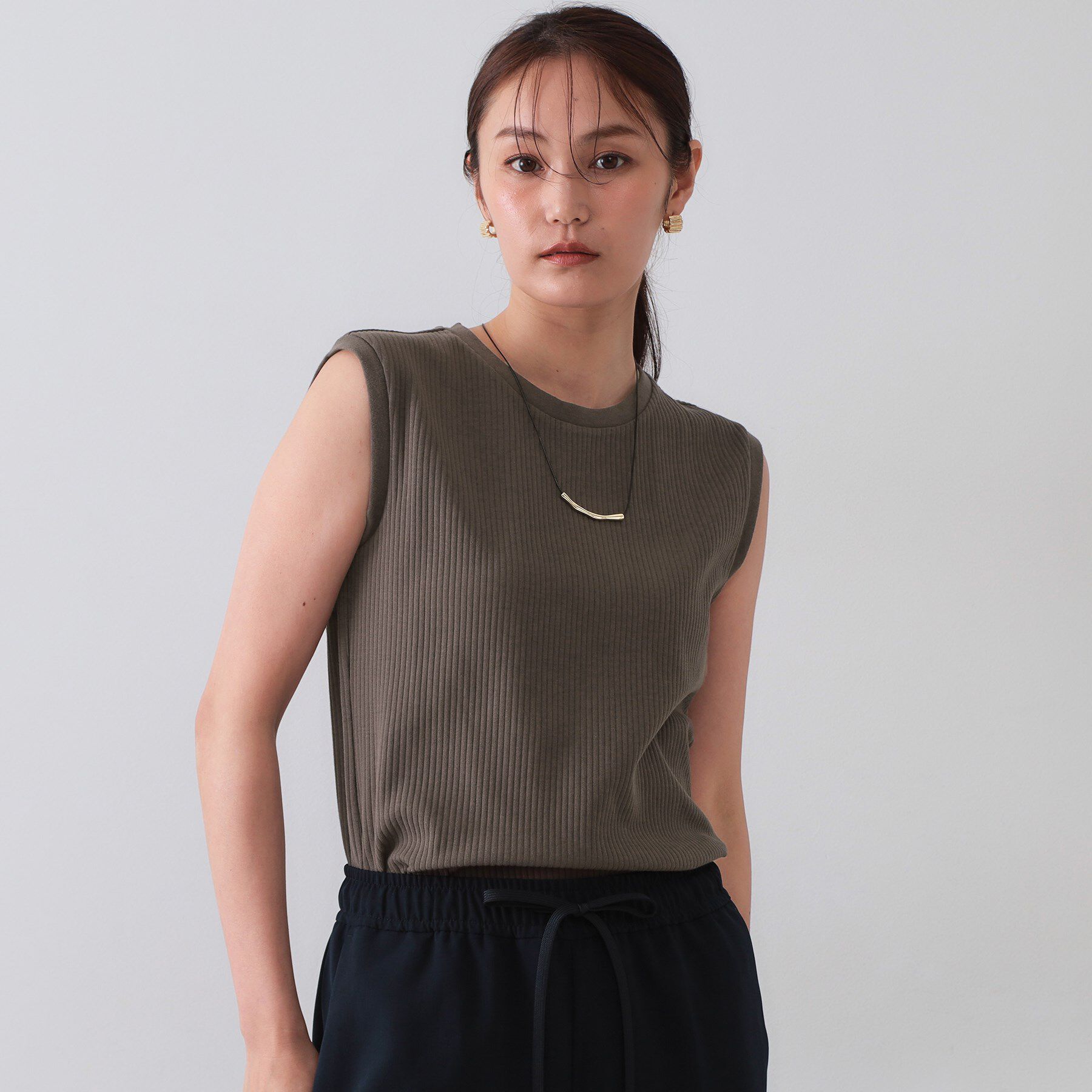 OPAQUE.CLIP「ノースリーブリブカットソー【洗濯機洗い可】」|Tシャツ・カットソー|ブラウン(044)