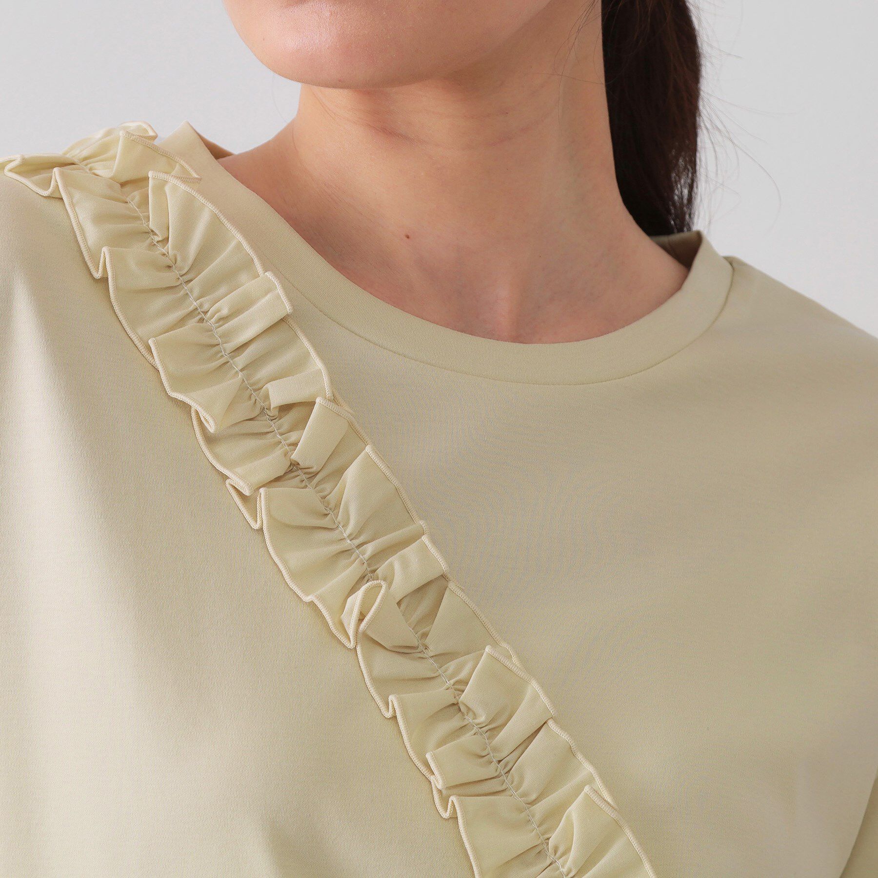 OPAQUE.CLIP「《美人百花掲載》アシメフリルドッキングカットソー【洗濯機洗い可】」|Tシャツ・カットソー|