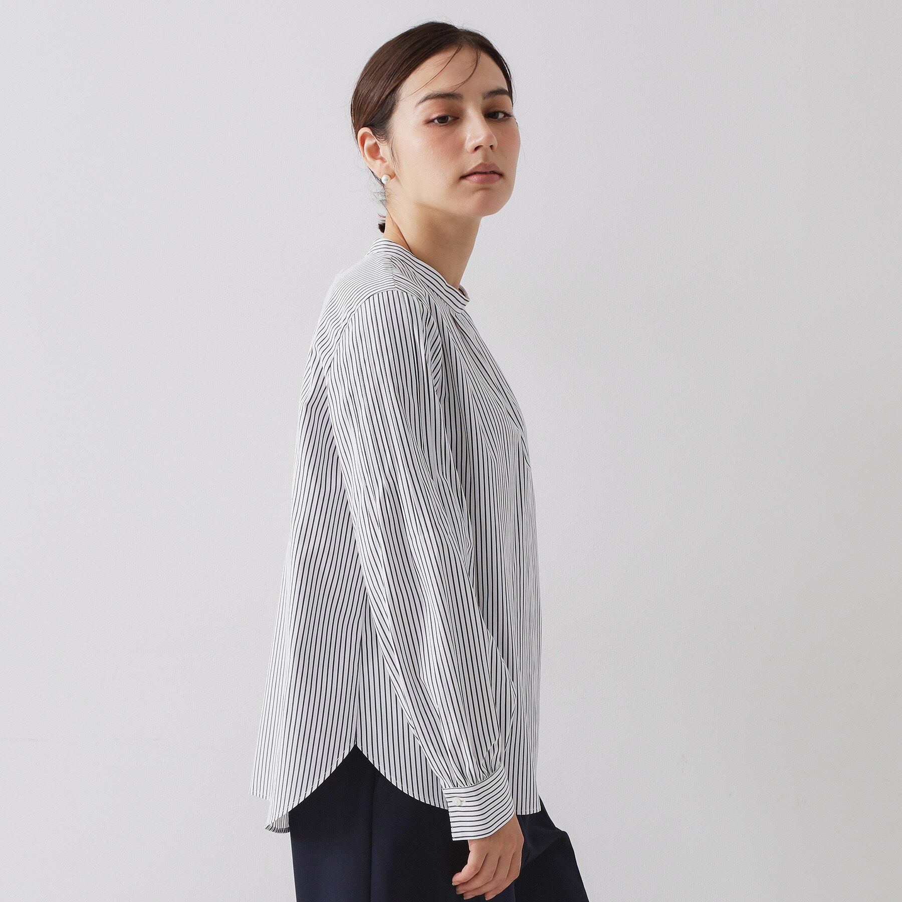 OPAQUE.CLIP「《通勤対応》袖タックボリュームブラウス【洗濯機OK】」|シャツ・ブラウス|