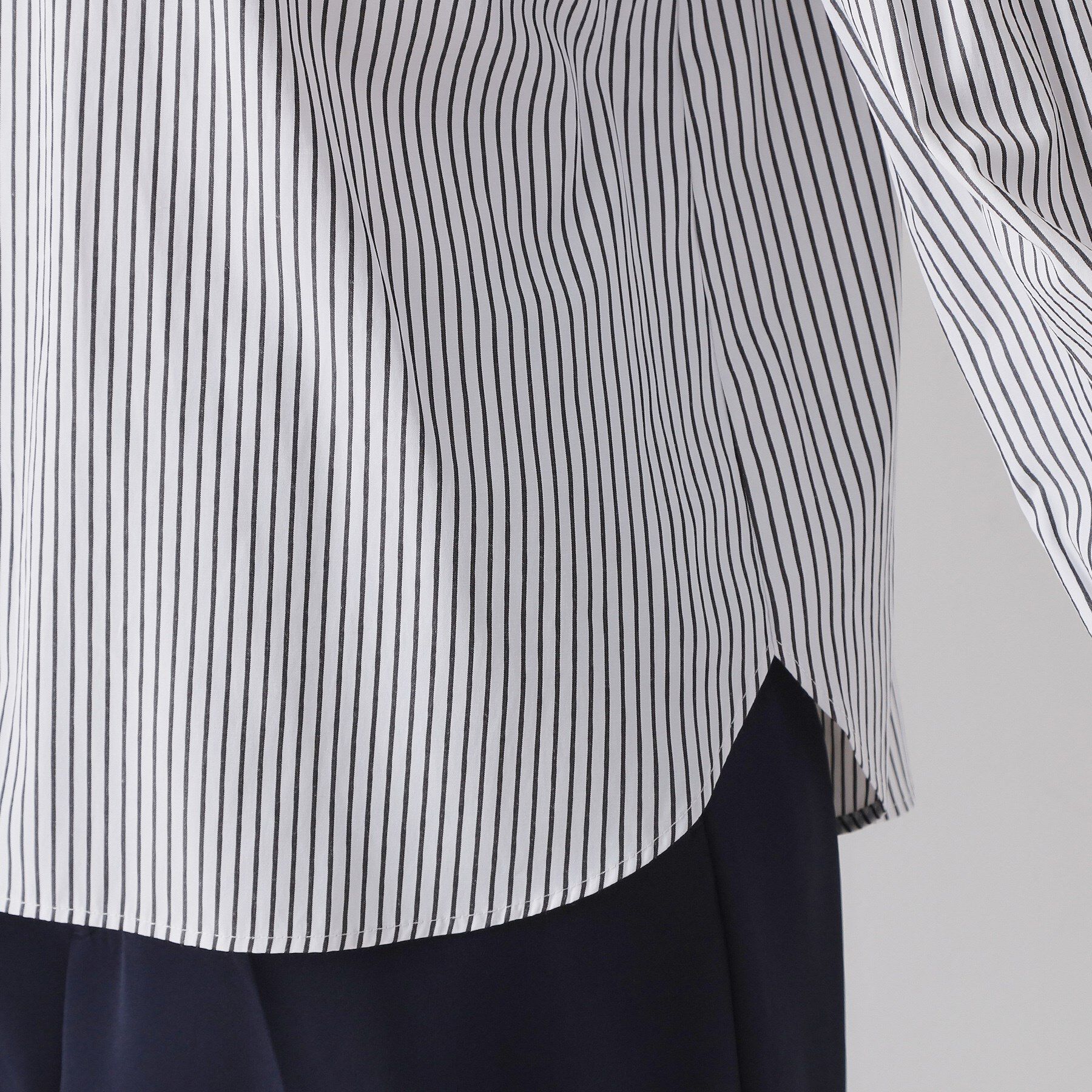 OPAQUE.CLIP「《通勤対応》袖タックボリュームブラウス【洗濯機OK】」|シャツ・ブラウス|