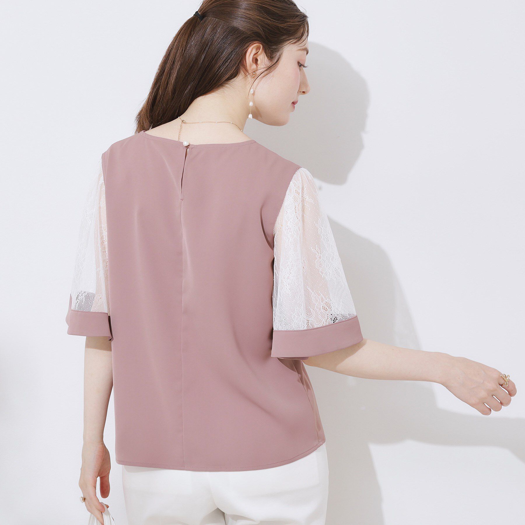 Couture broach「【マシンウォッシャブル・シアー・細見え】Vネック袖レースフレアブラウス」|シャツ・ブラウス|