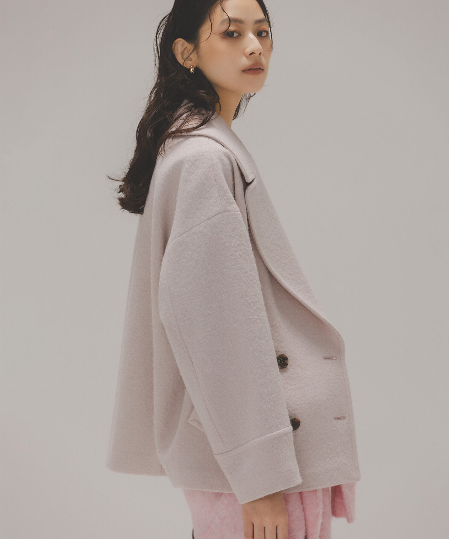  「ウーリーフォルムハーフコート」|ブルゾン・スタジャン|ニュアンスピ