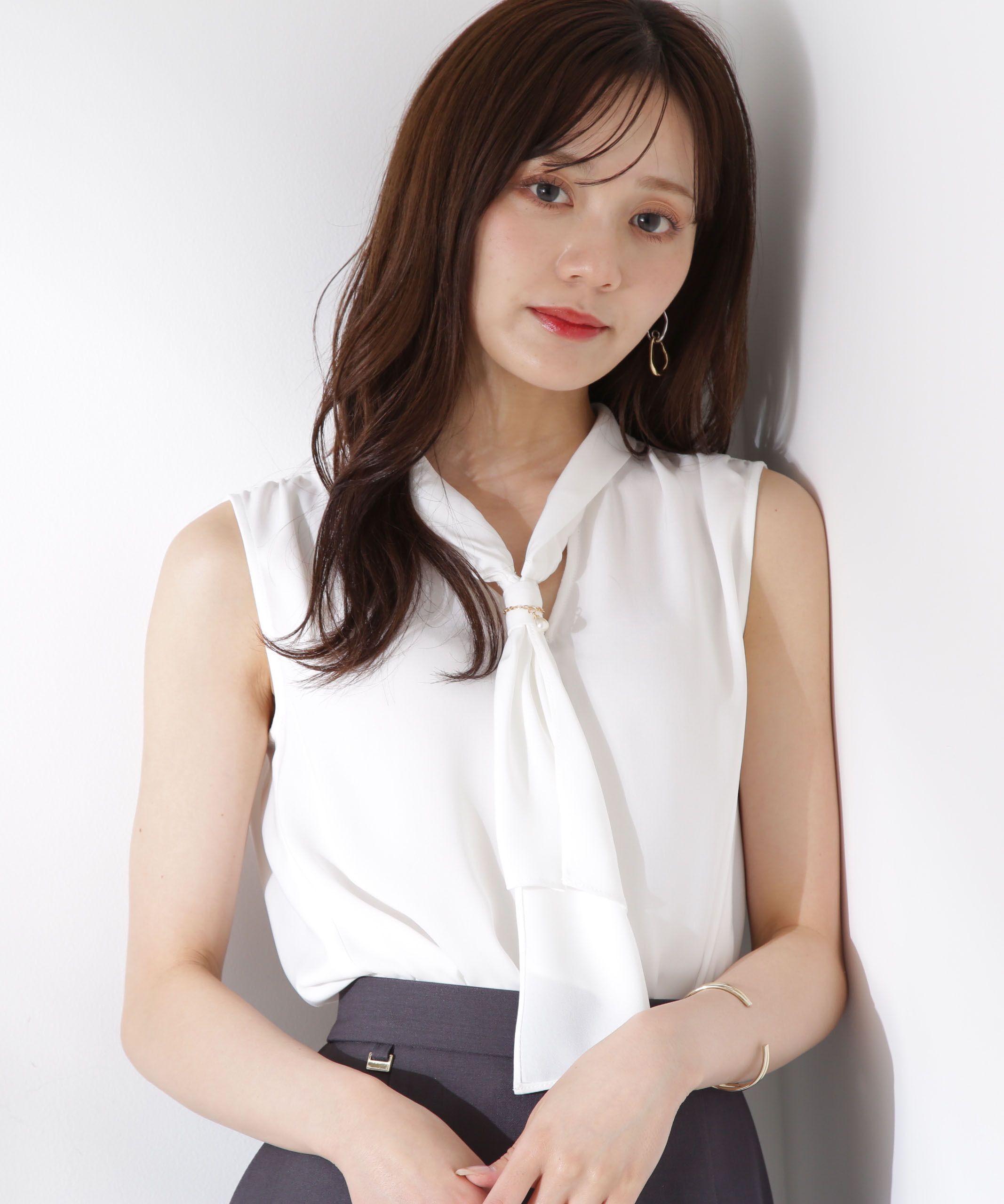 PROPORTION BODY DRESSING「パール付きフリルタイブラウス」|シャツ・ブラウス|ホワイト