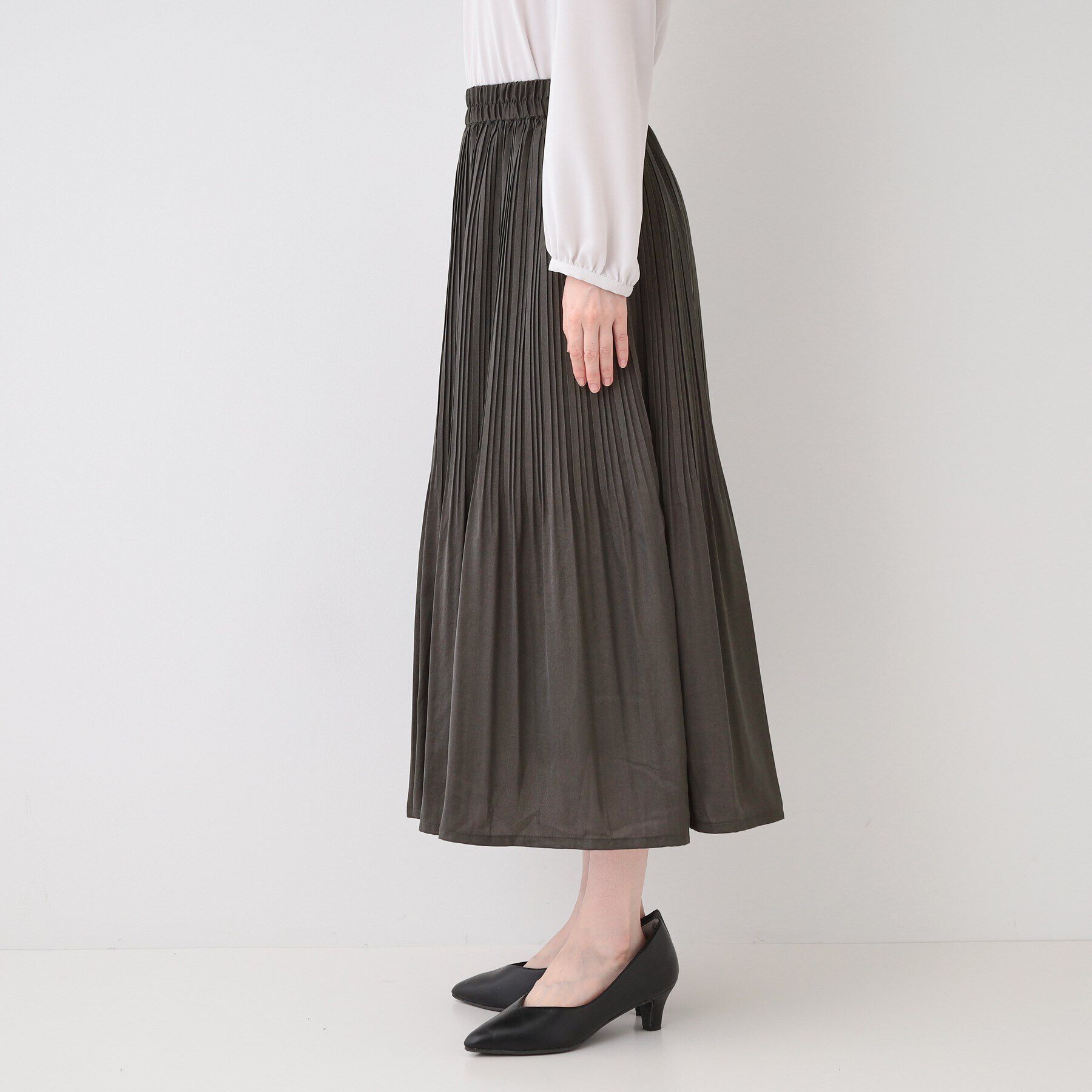 SHOO･LA･RUE「【セレモニーにも】ひらりと揺れる上品シルエット サテンプリーツスカート」|スカート|