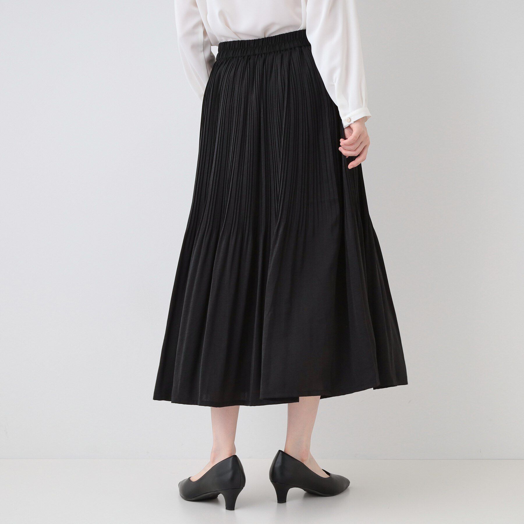 SHOO･LA･RUE「【セレモニーにも】ひらりと揺れる上品シルエット サテンプリーツスカート」|スカート|