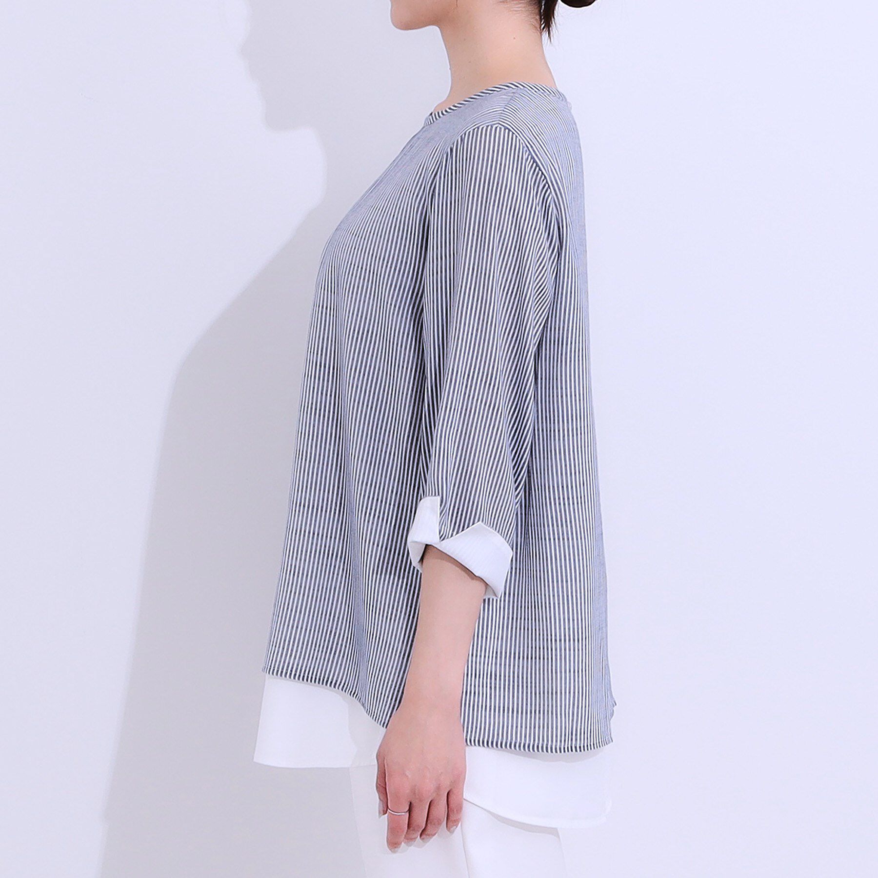 SHOO･LA･RUE「【洗える/S-LL】一枚でサマ見え お袖折り返し 裾レイヤードトップス」|Tシャツ・カットソー|