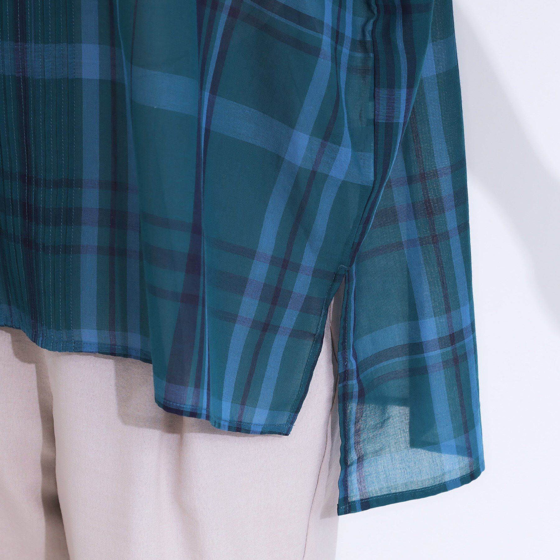 SHOO･LA･RUE「【S-LL/体型カバー】インせず着られる ポンチョシルエット シアーチェックブラウス」|シャツ・ブラウス|