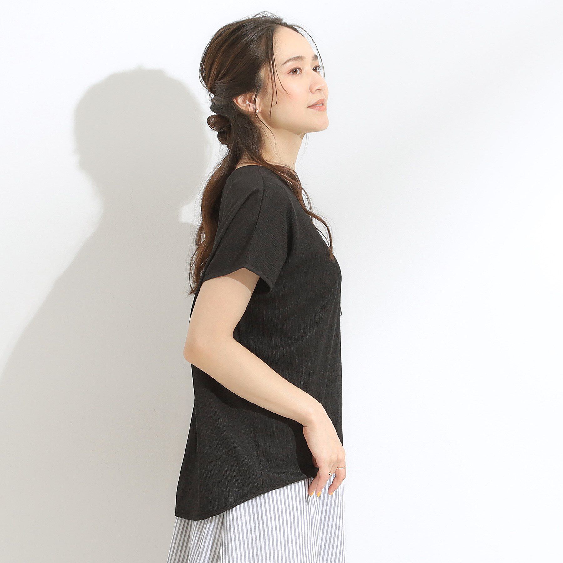 SHOO･LA･RUE「【S-LL】ブラウス見えする 軽やかな着心地の しぼしぼトップス」|Tシャツ・カットソー|