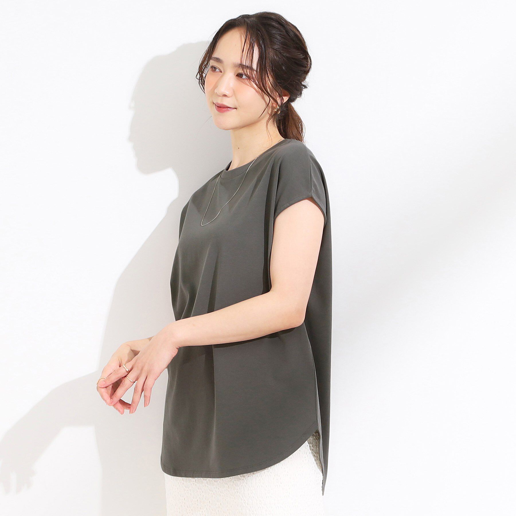 SHOO･LA･RUE「【S-LL/汗ジミ軽減/ひんやり/UV】インせず着られる フレンチスリーブTシャツ」|Tシャツ・カットソー|