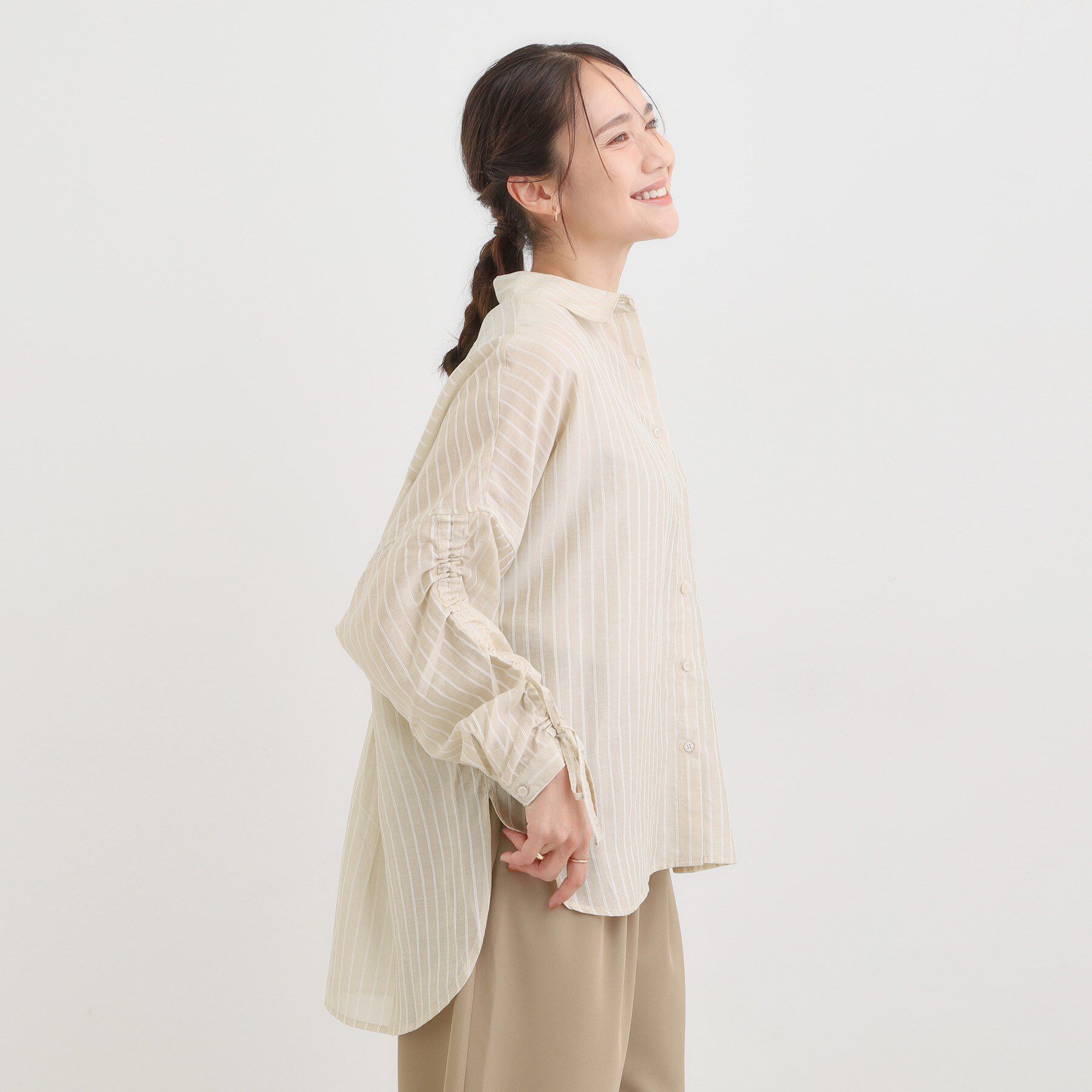 SHOO･LA･RUE「【S-LL/ひんやり】程よい透け感 ストライプ柄 お袖ギャザーデザインシャツ」|シャツ・ブラウス|