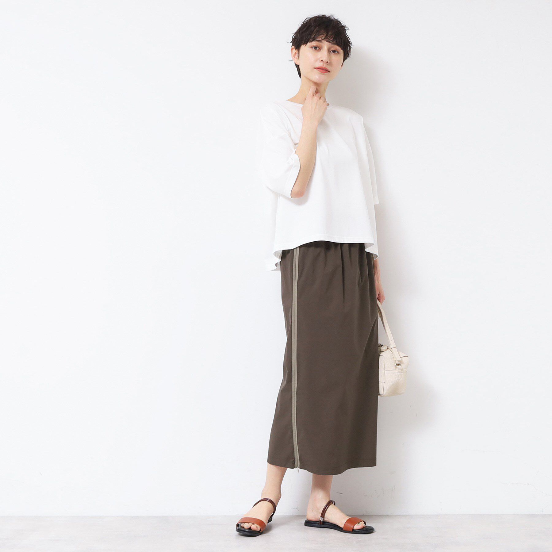 Dessin「【撥水・洗える】サイドジップ付きIラインスカート」|スカート|