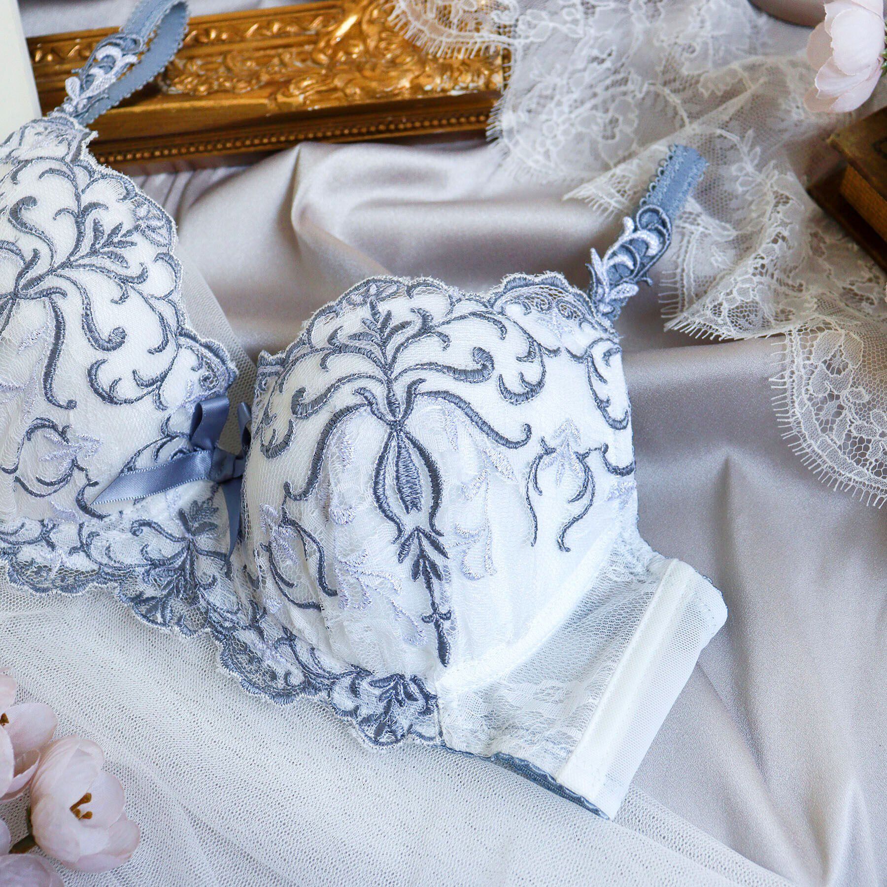 Risa Magli「ジュア ブラジャー（E-F）＜サイドシェイプ＞」|インナー|