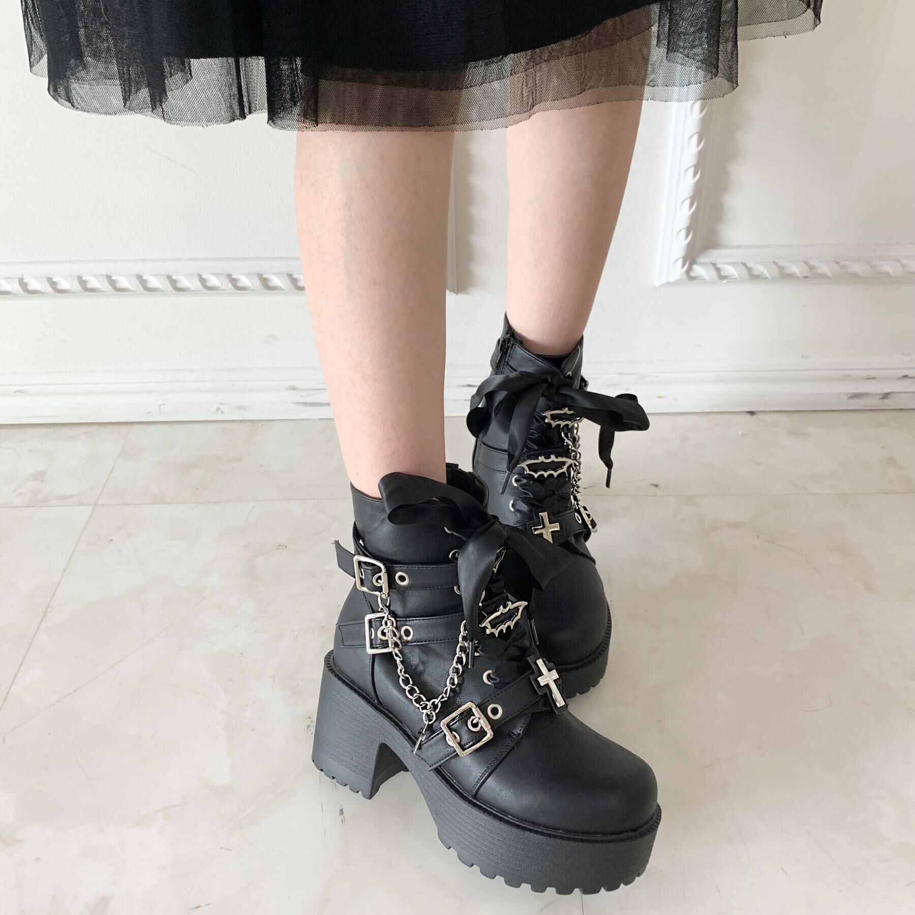 csT&P「厚底&times;コウモリ&times;十字架スニーカー」|ショートブーツ|