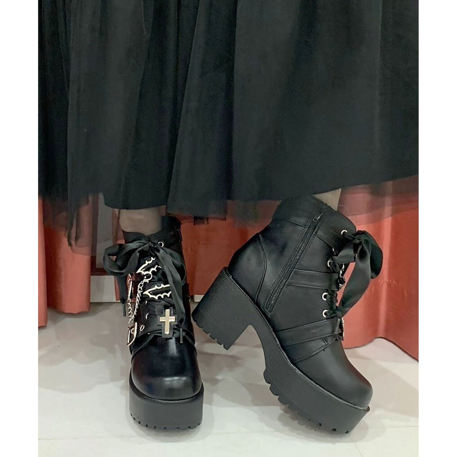 csT&P「厚底&times;コウモリ&times;十字架スニーカー」|ショートブーツ|