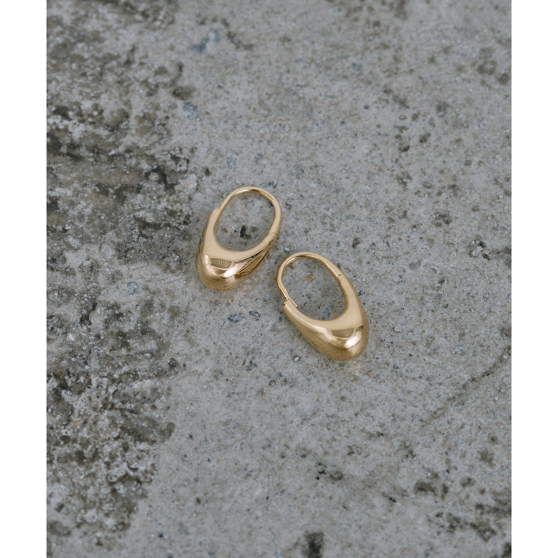 CODE A「Otiumberg．｜Drop Hoops」|ピアス|ゴールド(007)