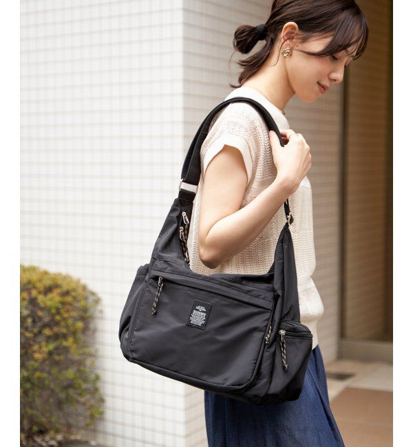 ikka「撥水10ポケットビッグショルダーバッグ」|その他|ブラック