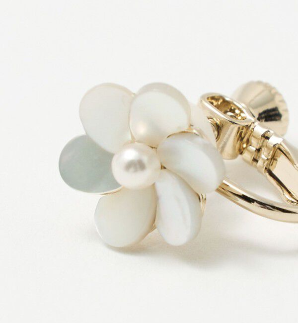 UNITED ARROWS green label relaxing「シェル フラワー イヤリング」|イヤリング|