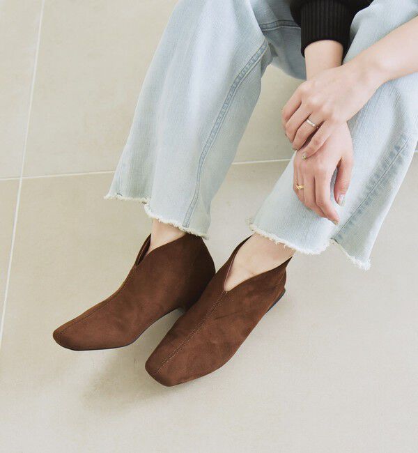 quaranciel「quaranciel: Vカット スクエアトゥ ショート ブーツ」|ショートブーツ|ブラウン