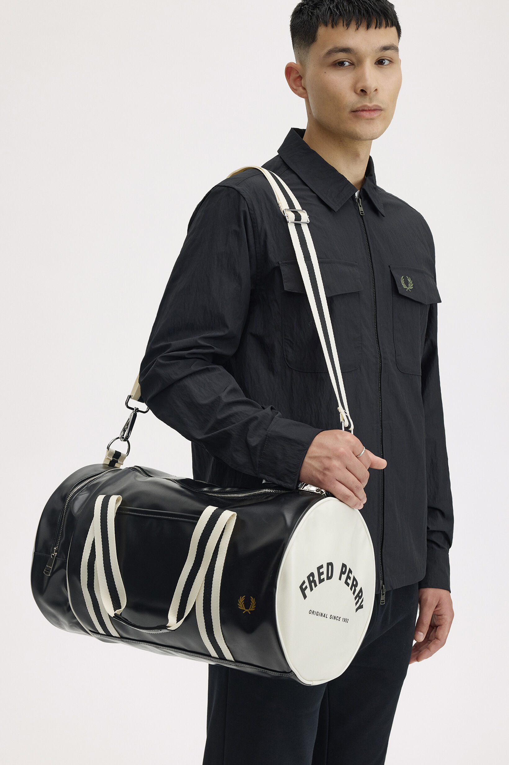 FRED PERRY 「Classic Barrel Bag」|ボストンバッグ|