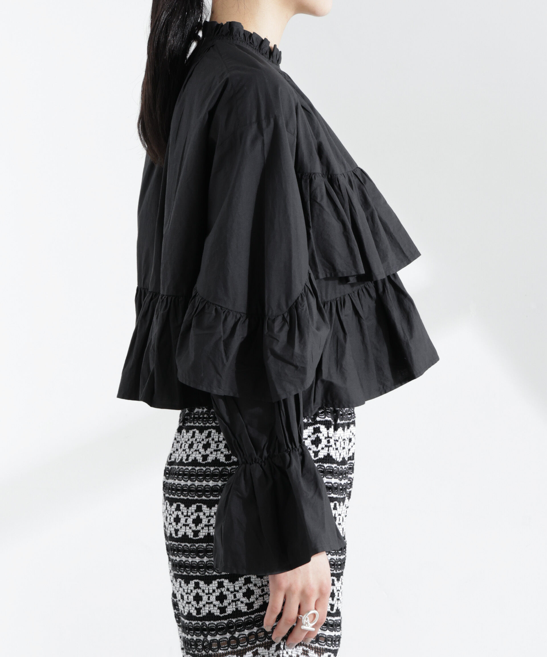 nano･universe「Sara mallika/COTTON VOLUMEFRILL SHORTBLOUSE」|シャツ・ブラウス|