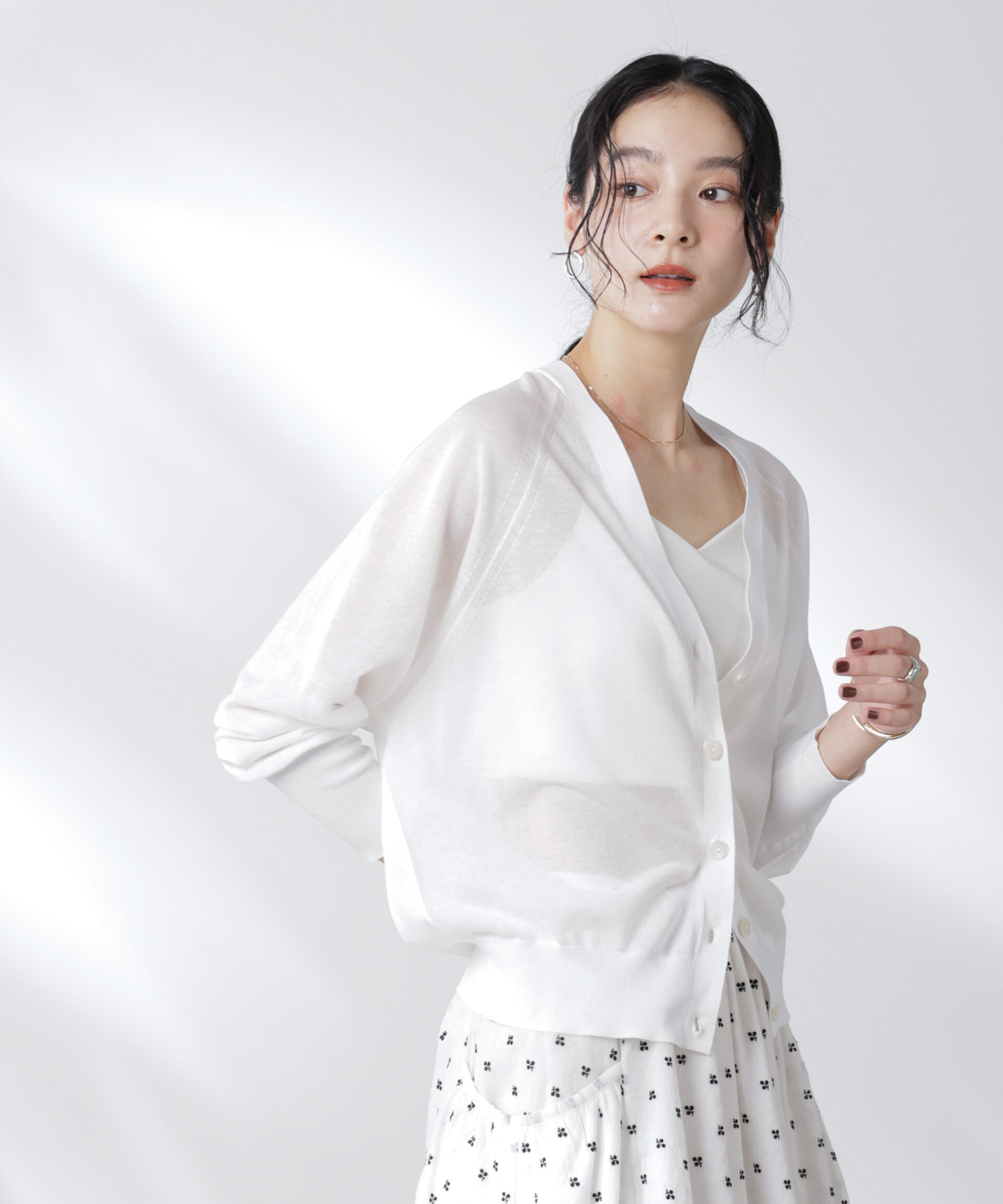 nano･universe「コットンスパークシアーＶネックカーディガン」|ニット・セーター|