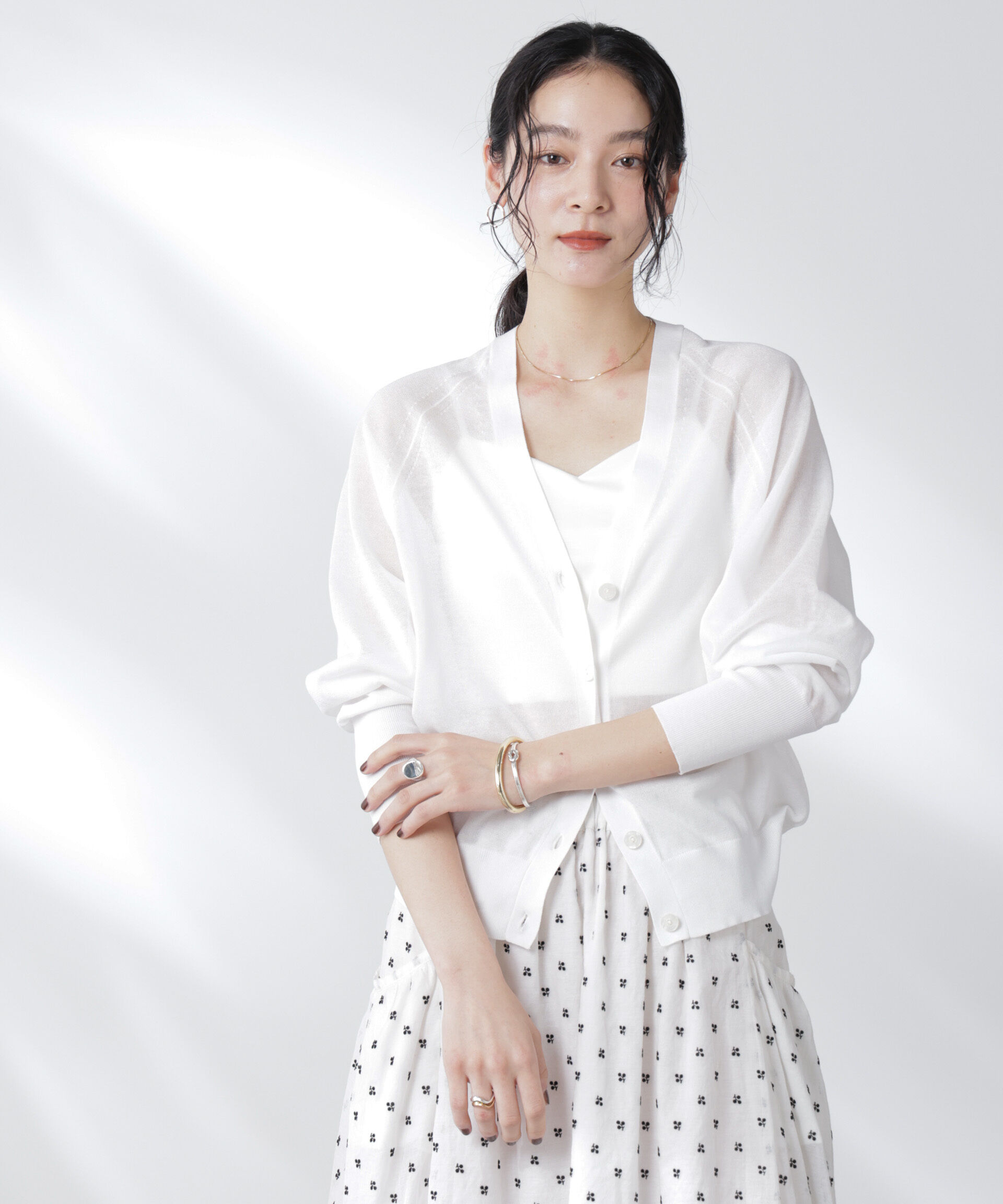 nano･universe「コットンスパークシアーＶネックカーディガン」|ニット・セーター|