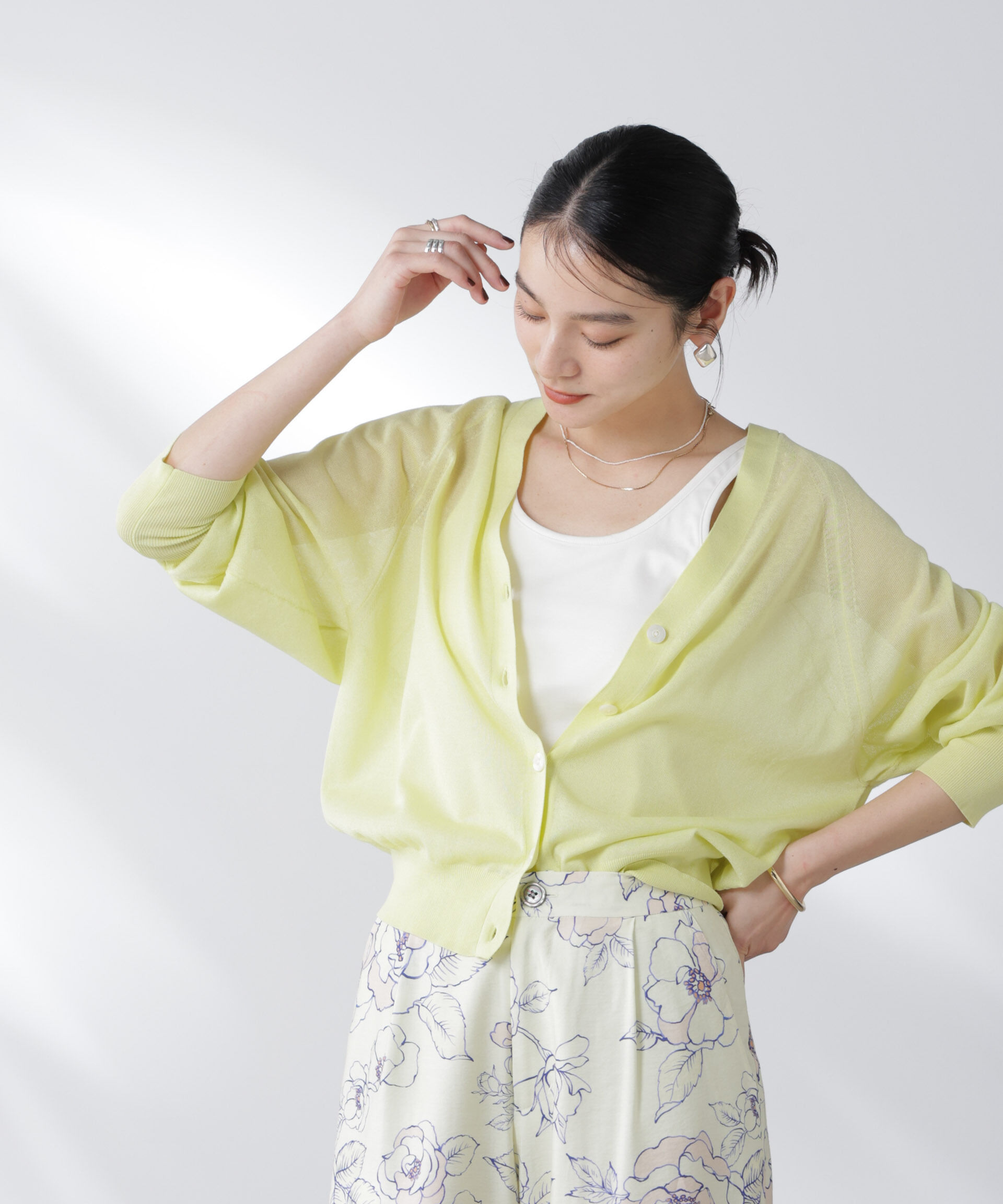 nano･universe「コットンスパークシアーＶネックカーディガン」|ニット・セーター|