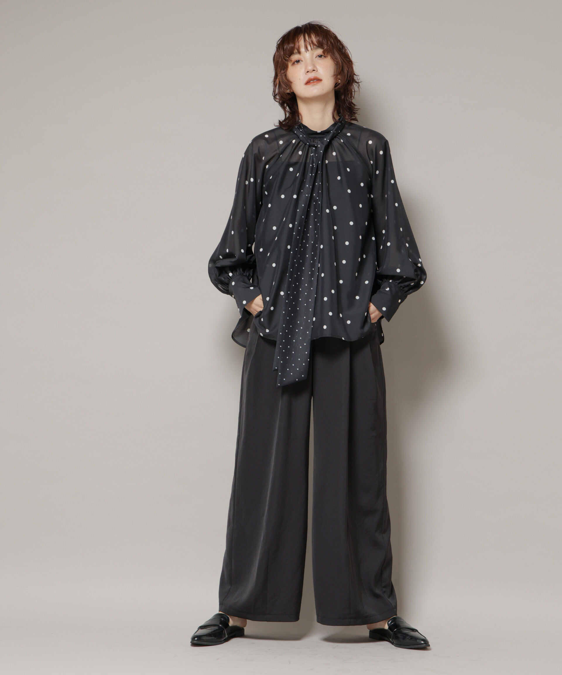 nano･universe「ランダムドットボータイ付きブラウス」|シャツ・ブラウス|