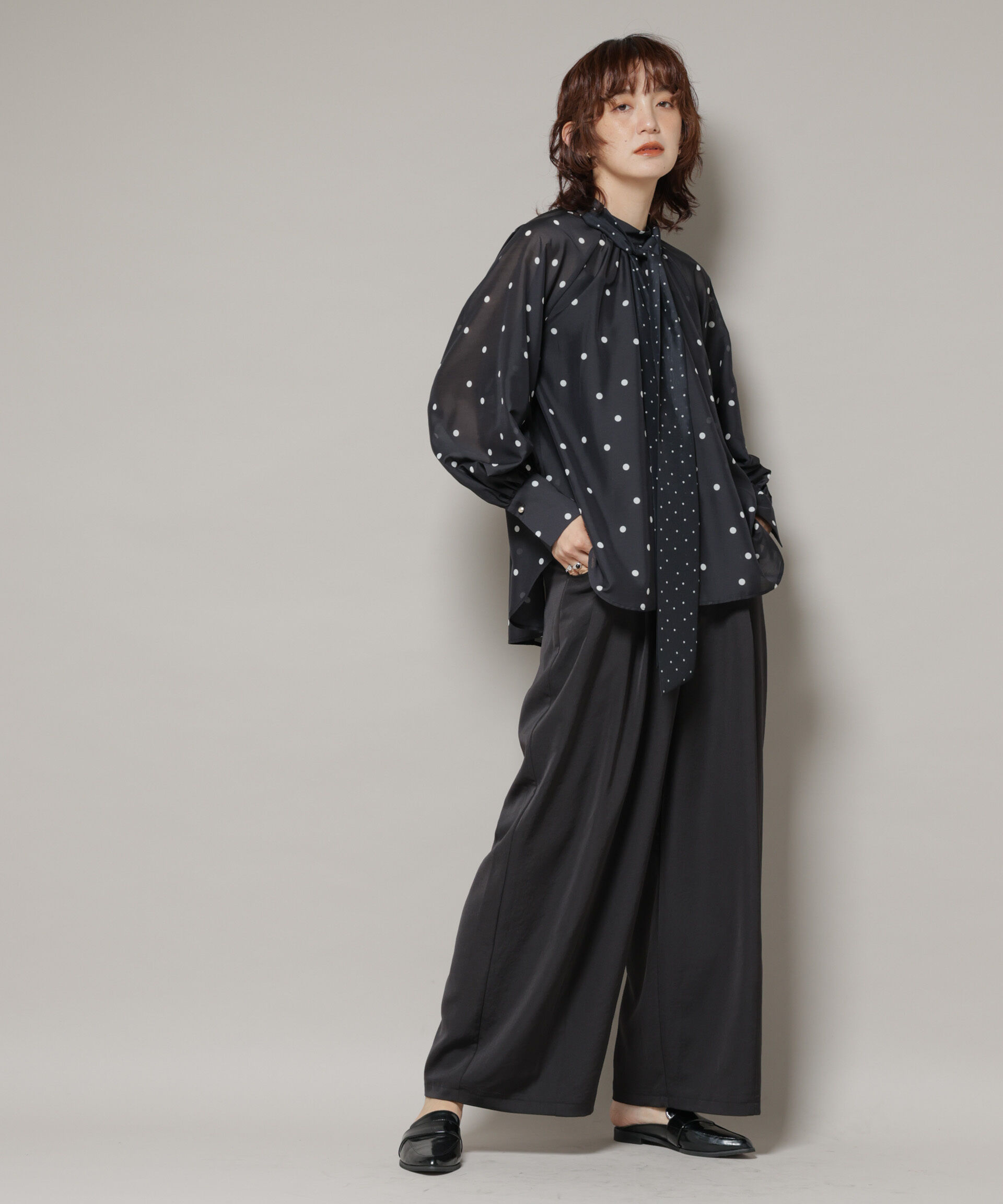 nano･universe「ランダムドットボータイ付きブラウス」|シャツ・ブラウス|