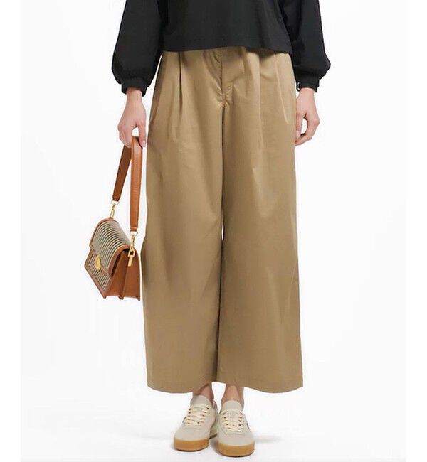 LACOSTE「ウエストギャザーストレッチ ダブルタックワイドパンツ」|チノ|ベージュ